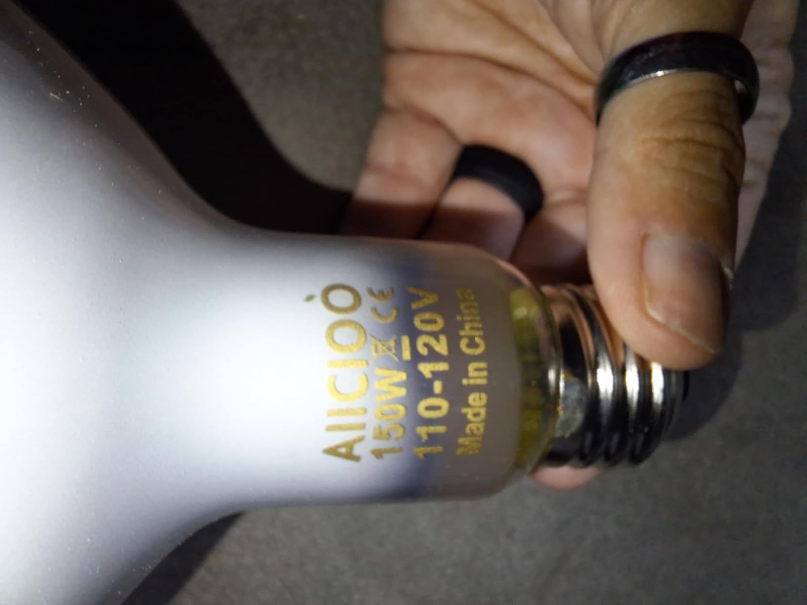Aiicioo Reptile Basking Light Bulb - 150W Reptile Heat Lamp 2 Pack UVA Daylight Amphibians Basking Bulb for Bearded Dragon Turtle Hermit Crab Gecko Lizard Chicken customer photo 2