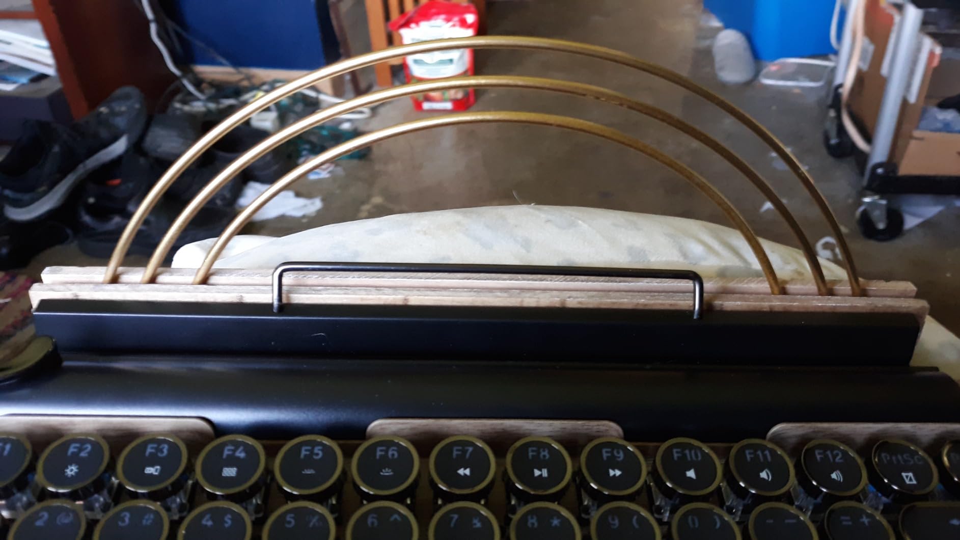 83-Key Mechanical Keyboard - Retro Typewriter Wireless Bluetooth Gaming Keyboard, Anti-Ghosting Blue Switch (Wood) customer photo 1