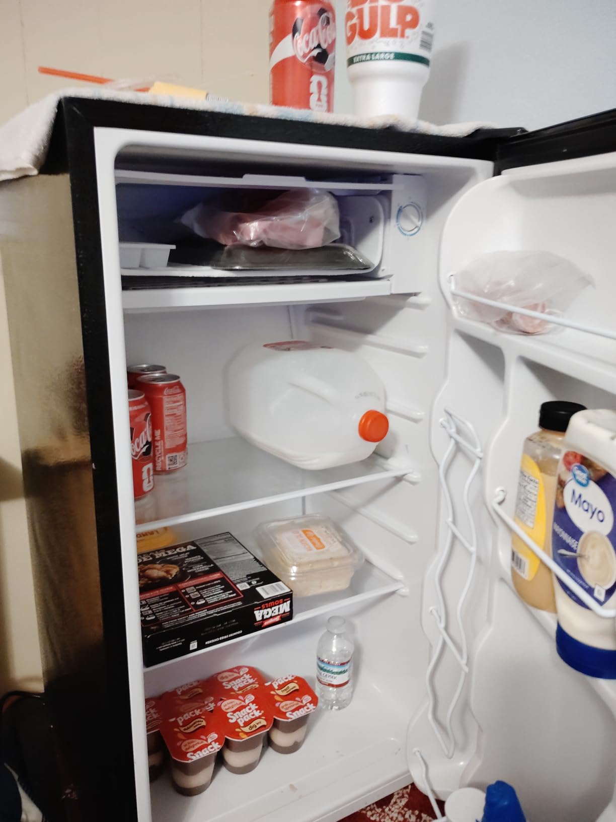 Upstreman 3.2 Cu.Ft Mini Fridge with Freezer, Single Door Compact Refrigerator, Adjustable Thermostat, Small Refrigerator for Dorm, Bedroom, Office, Black-BR321 customer photo 2