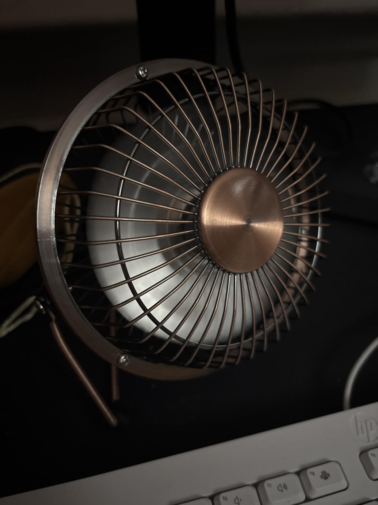 Zuvas Desk Fan Quiet Small USB Fan 360° Rotation Portable Table Fan 2 Speed Mini Personal Fan Air Cooling Electric Fan for Home Office Bedroom Travel Camping, 4 inch Black customer photo 2
