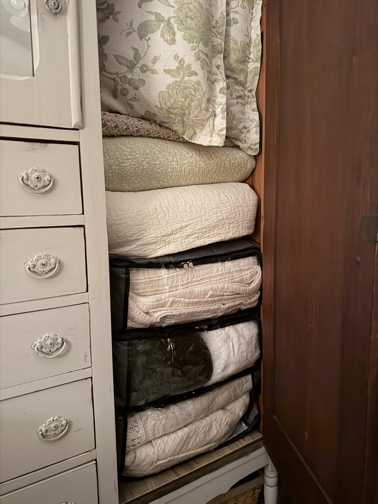 HomeHacks Storage 3-Pack Clothes Organizer Storage Bags Foldable Storage Box with Large Clear Window Sturdy Handles for Closet, Dorm, Pillows, Bedding, Clothes, Blankets, 35L, Gray customer photo 2