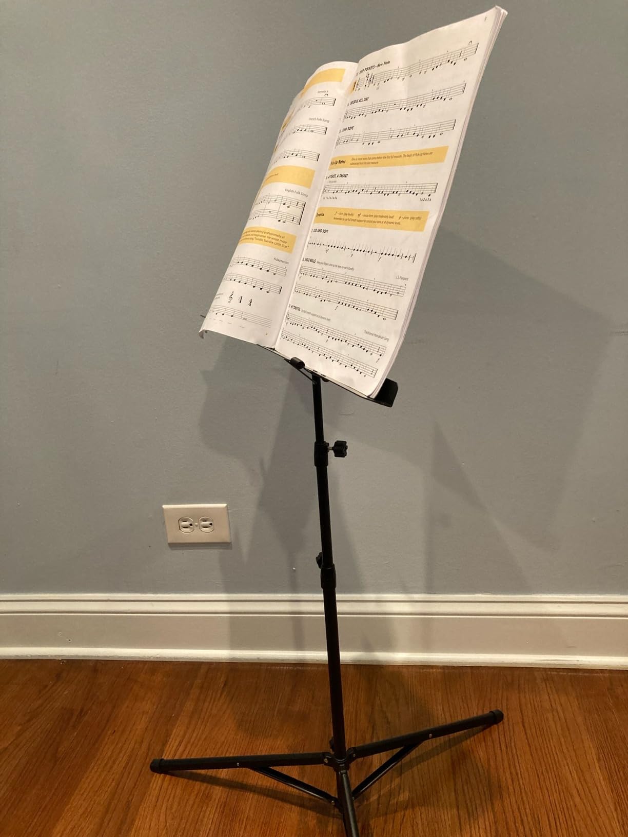 CAHAYA Dual-Use Reinforced Folding Sheet Music Stand with Stand Light & Desktop Book Stand Lightweight Portable Adjustable with Carrying Bag Including Music Sheet Clip Holder customer photo 1