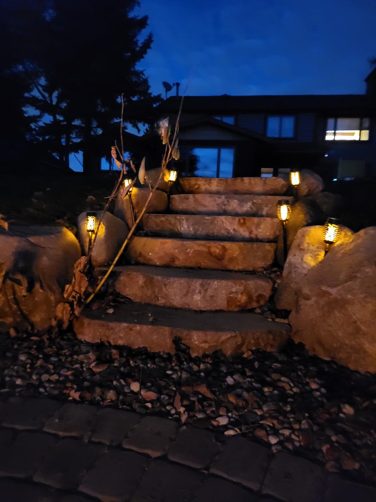 IkeeRuic Solar Lights Outdoor, Solar Torch Light with Flickering Flame for Outdoor Decor, Solar Garden Lights, Waterproof Outdoor Lighting, Flame Torches for Outside Patio Pathway Yard Decorations customer photo 2