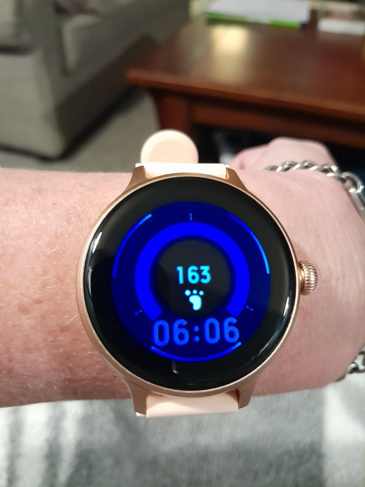 FITVII Fitness Tracker, Smart Watch with 24/7 Blood Pressure Heart Rate and Blood Oxygen Monitor, Sleep Tracker with Calorie Step Counter, IP68 Waterproof Activity Tracker for Women Men Android iOS customer photo 2