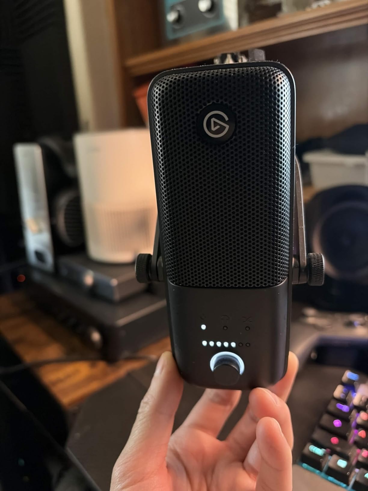 Wave:3 White - Premium Studio Quality USB Condenser Microphone for Streaming, Podcast, Gaming and Home Office, Free Mixer Software, Anti-Distortion, Plug 'n Play, for Mac, PC customer photo 1