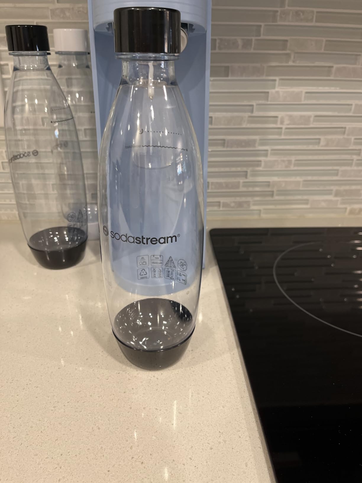 SodaStream Terra Soda Streaming Machine Starter Kit - Sparkling Water Maker with CO2 & Bubly Drop - Eco-Friendly, No Batteries Needed - Black customer photo 2