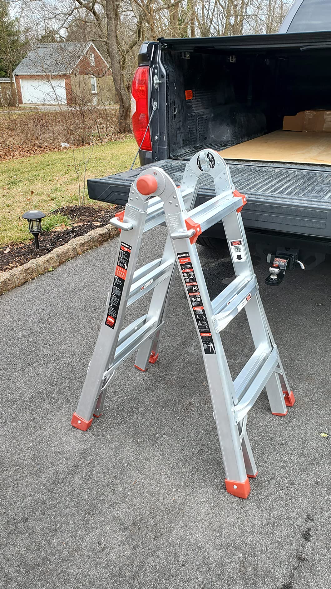 ECOMAX Folding Ladder, 13 ft Aluminum Extension Ladder, 300 lbs Load Capacity, Portable Telescoping Ladder with Non-Slip Rubber, Multi-Position Step Ladders, for Working Indoor/Outdoor EM4X3L2 customer photo 1