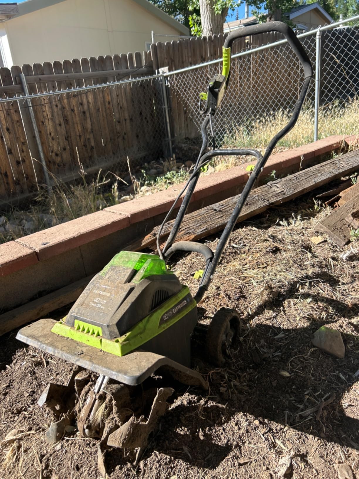 Earthwise TC70020IT 20-Volt 7.5-Inch Cordless Electric Garden Tiller Cultivator customer photo 1