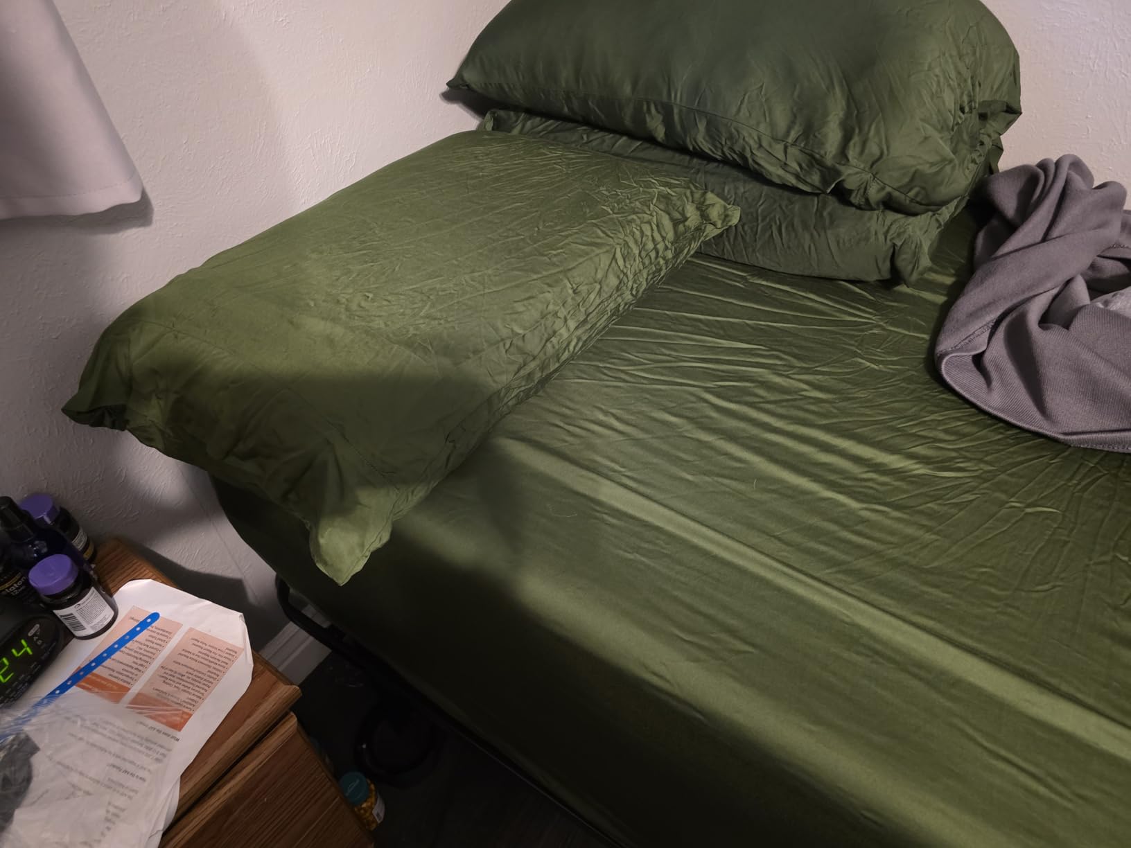 DOZ Sheet Set, 100% Viscose derived from Bamboo, Organically Grown, Buttery Soft, Cooling Sheets, High GSM, Deep Pockets - 3 Piece - 2 Pillowcases 1 Fitted Sheet (Forest, Queen) customer photo 1