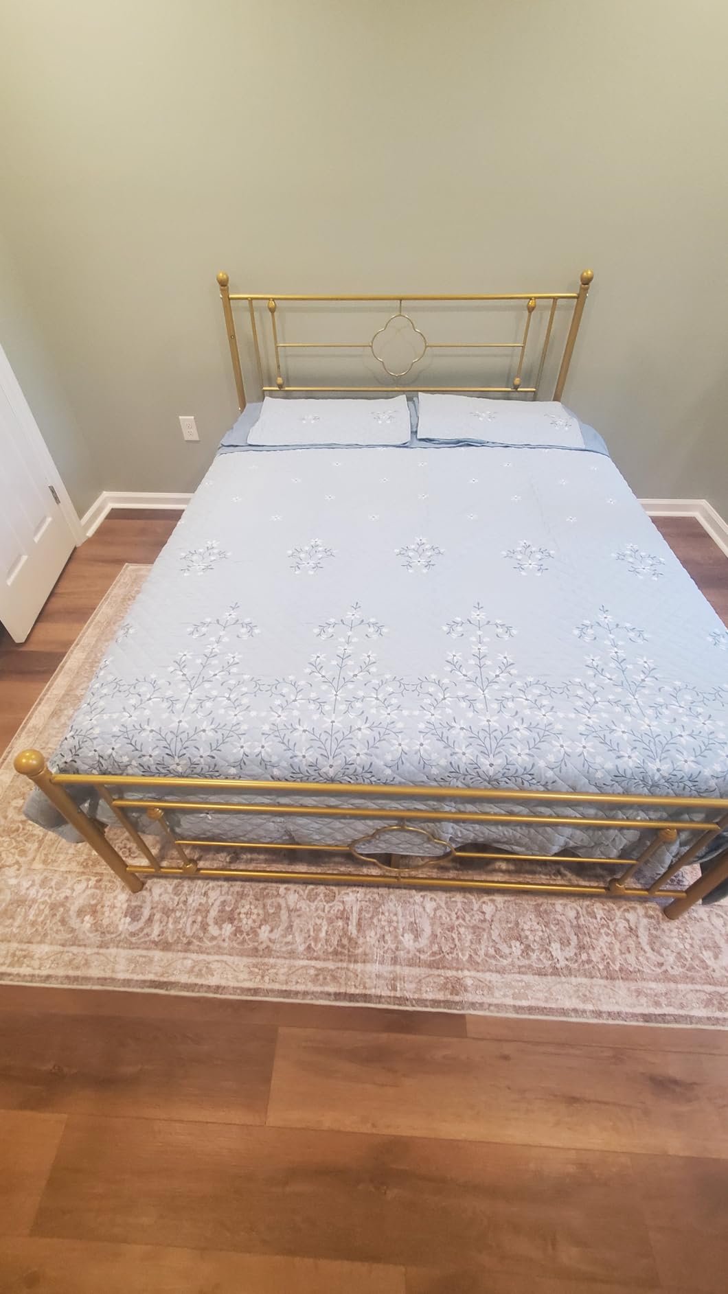 Allewie Queen Size Metal Platform Bed Frame with Victorian Vintage Headboard and Footboard/Mattress Foundation/Under Bed Storage/No Box Spring Needed/Noise-Free/Easy Assembly, Black customer photo 1