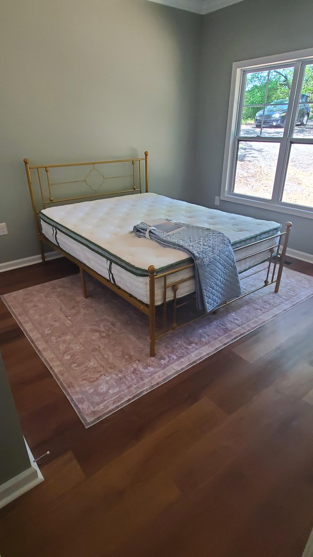 Allewie Queen Size Metal Platform Bed Frame with Victorian Vintage Headboard and Footboard/Mattress Foundation/Under Bed Storage/No Box Spring Needed/Noise-Free/Easy Assembly, Black customer photo 2