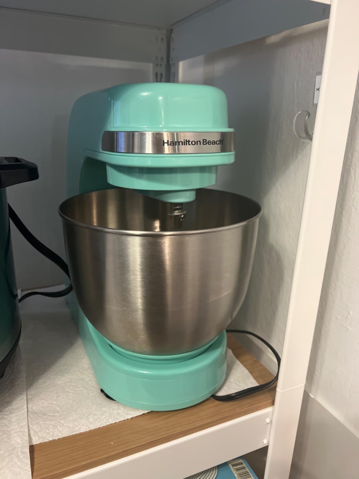 Hamilton Beach Electric Stand Mixer, 4 Quarts, Dough Hook, Flat Beater Attachments, Splash Guard 7 Speeds with Whisk, Silver customer photo 2