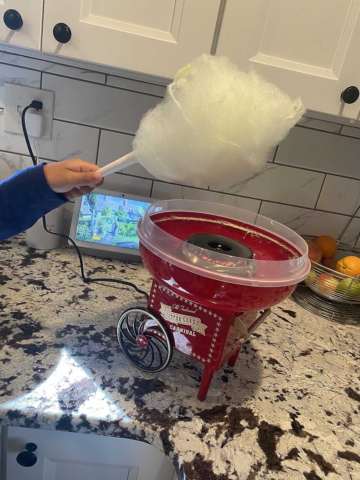 FOHERE Cotton Candy Machine for Kids, Countertop Cotton Candy Maker Homemade Candy Sweets for Birthday Parties, Includes a Scoop and 10 Candy Cones, Red Vintage customer photo 1