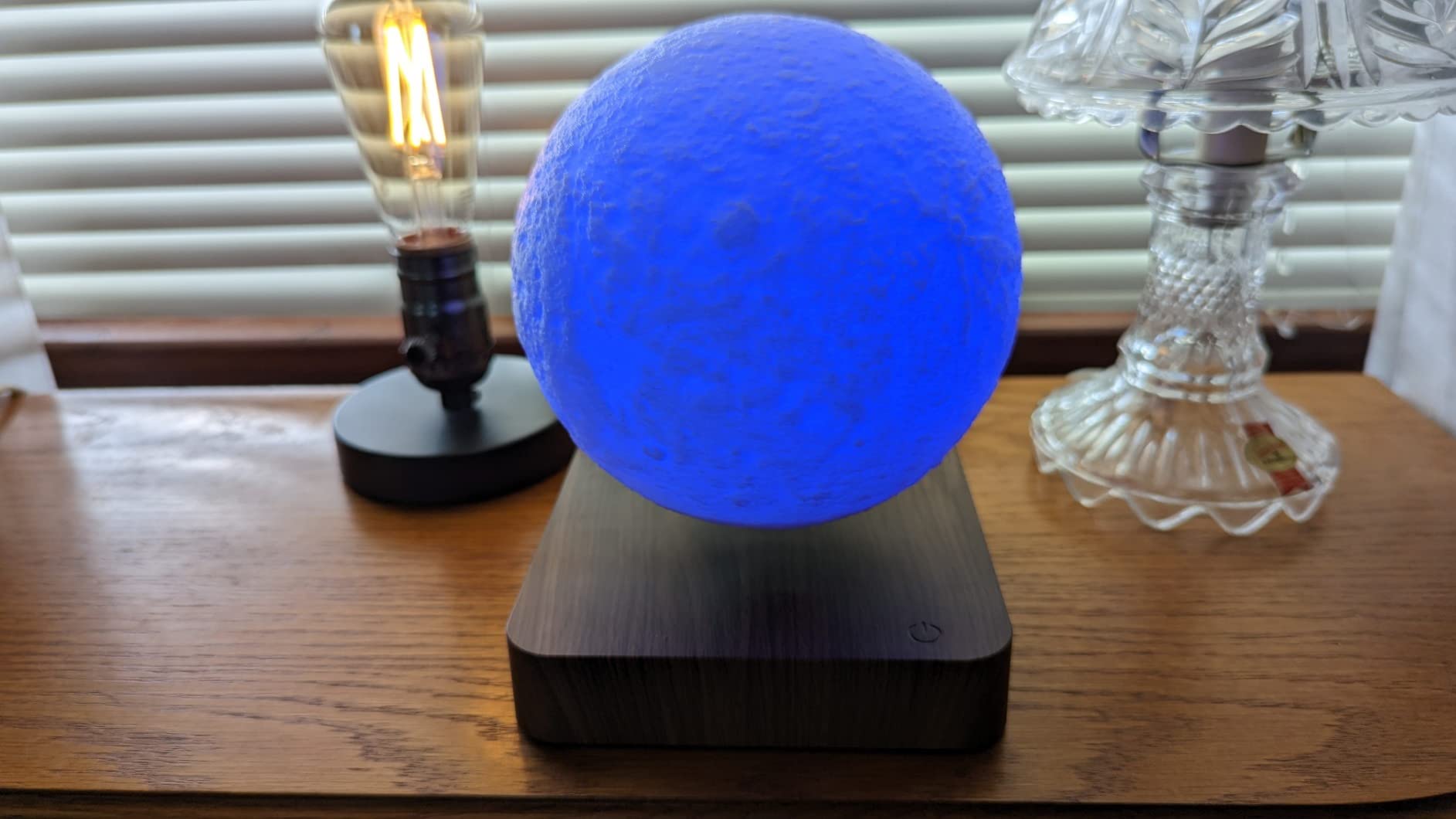 MOOCCI Magnetic Levitating Moon Lamp, 3D Printed Realistic Moon Surface with Warm White Light, Unique Valentine's Day Christmas Gift for Wife Girlfriend Women Mom, Cool Home Decor customer photo 1