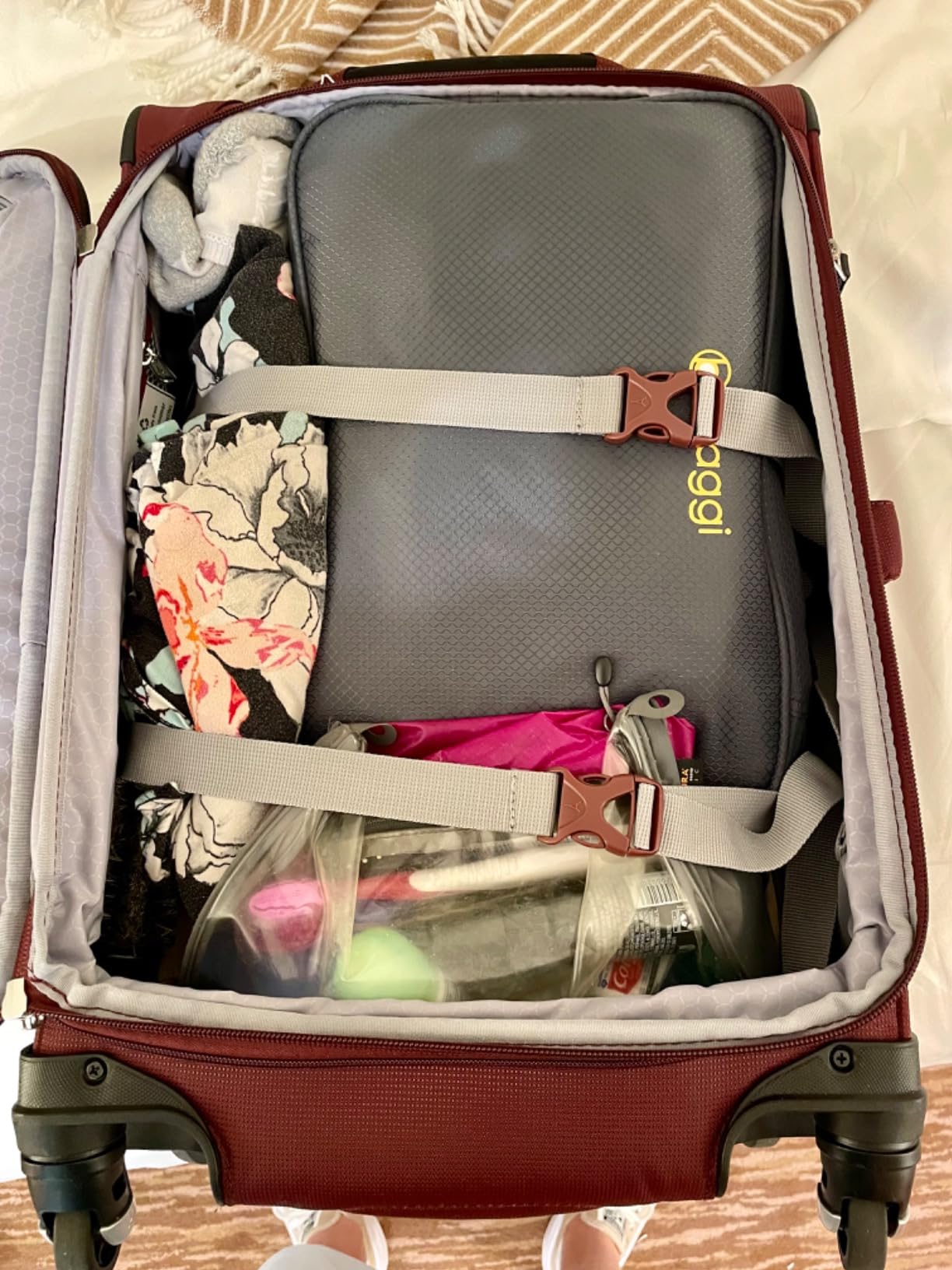 Maxlite 5 Softside Expandable Luggage with 4 Spinner Wheels, Lightweight Suitcase, Men and Women, Carry-on 22-Inch customer photo 2