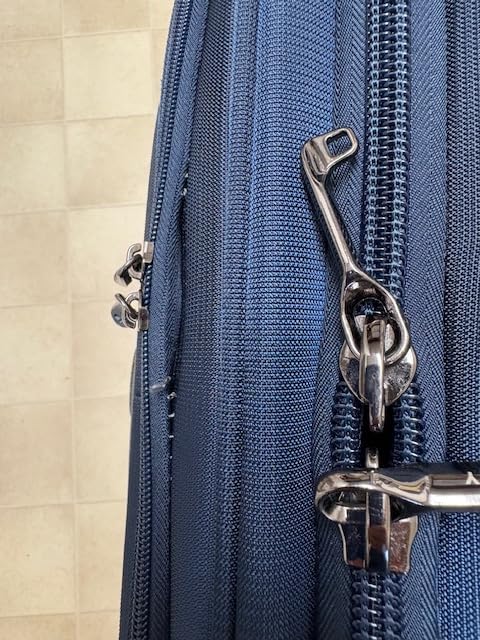 DELSEY PARIS Helium DLX Softside Expandable Luggage with Spinner Wheels, Navy Blue, Carry on 20 Inch customer photo 2