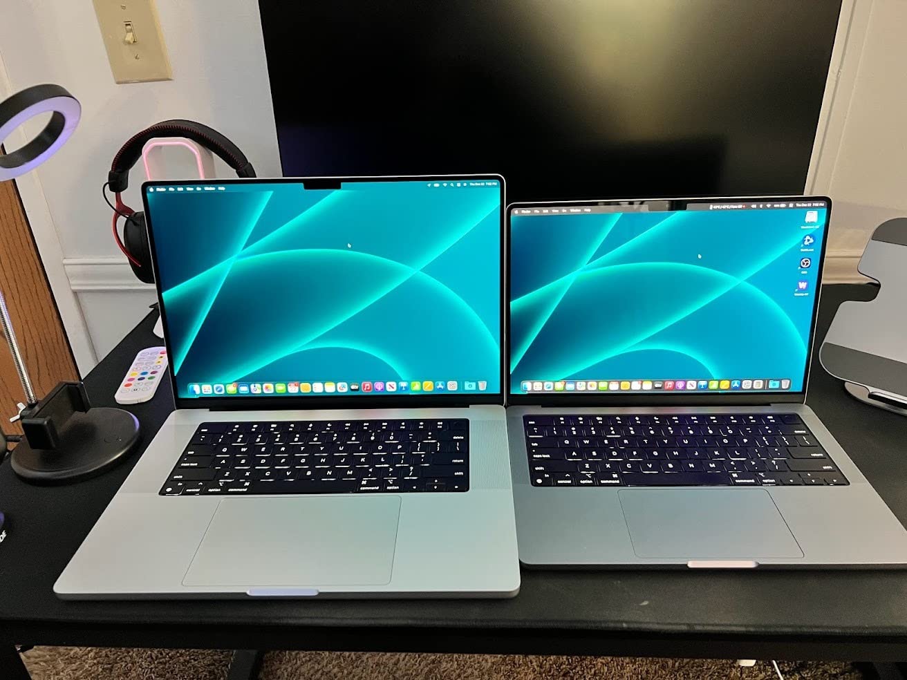 2023 MacBook Pro Laptop with Apple M2 Pro chip with 10-core CPU and 16-core GPU: 14.2-inch Liquid Retina XDR Display, 16GB Unified Memory, 512GB SSD Storage. Works with iPhone/iPad; Silver customer photo 1