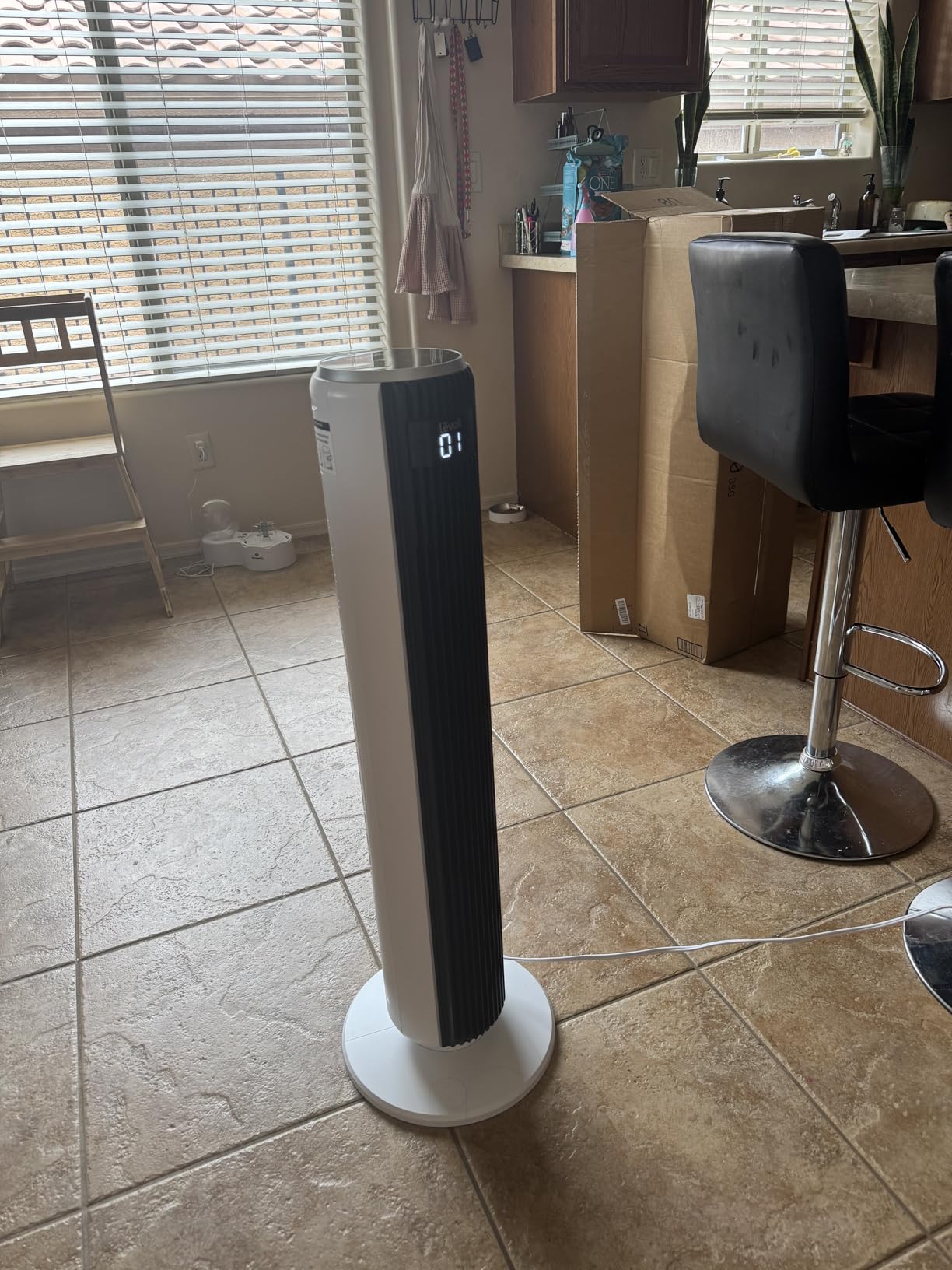 LEVOIT Tower Fan for Bedroom, 90° Oscillating Standing Fan with 28dB Quiet for Sleep, 25ft/s Velocity, 12H Timer, 5 Speeds 4 Modes, Remote, Bladeless Room Fan, 36 inch, White customer photo 2