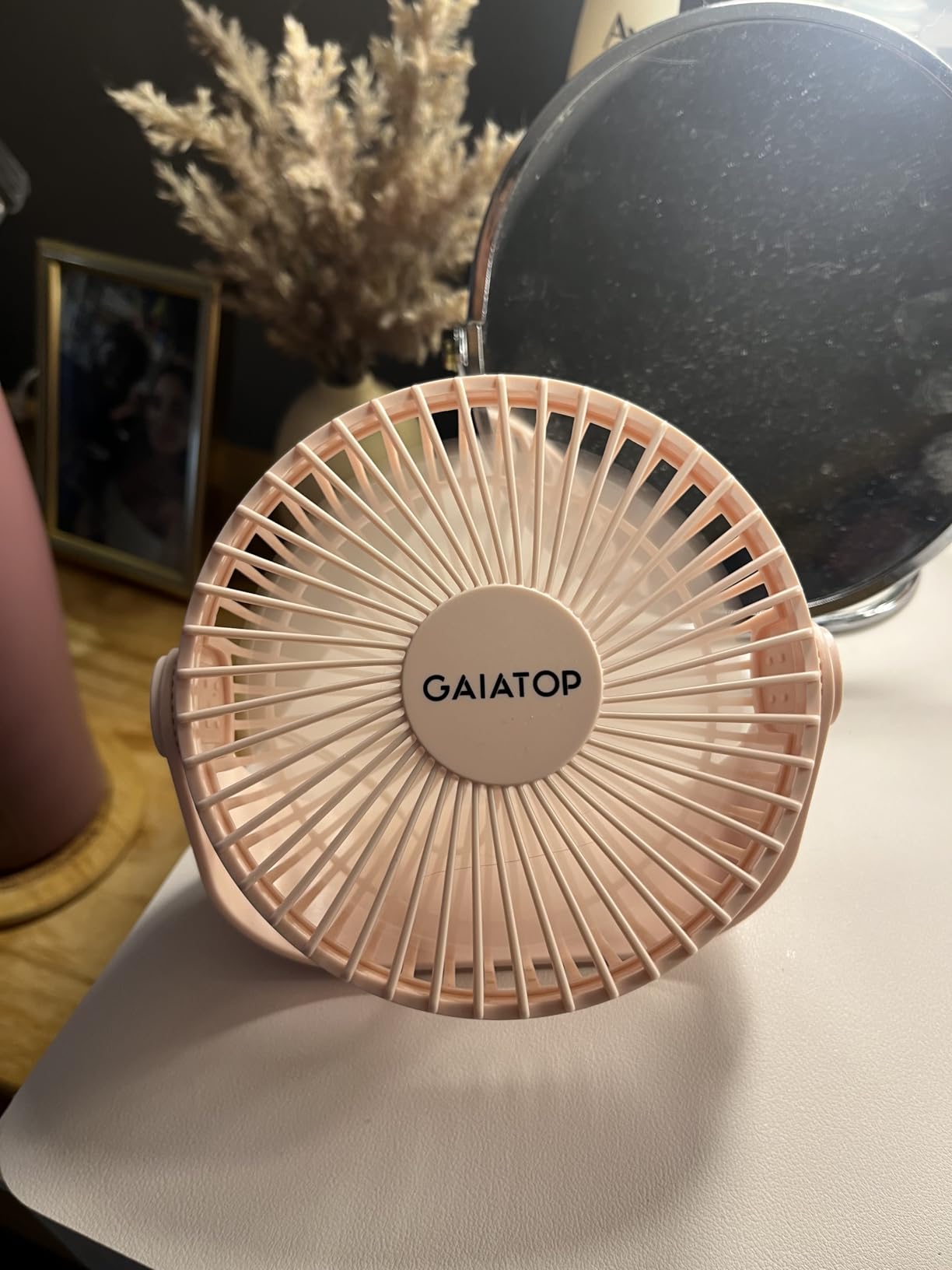Gaiatop USB Desk Fan, 3 Speeds Strong Airflow, 5.5 Inch Portable 90° Rotate Quiet Cooling, Small Personal Table Fans for Bedroom Home Office Travel Black customer photo 2