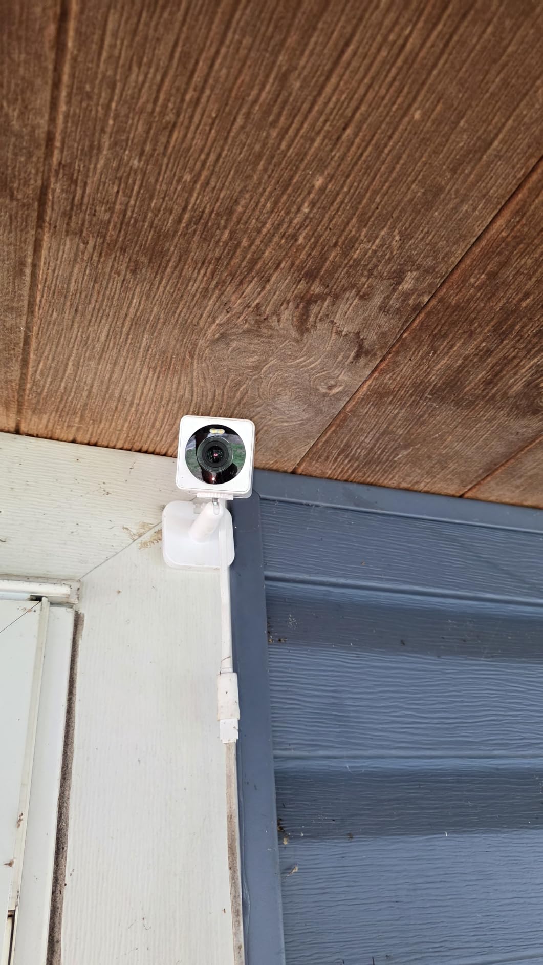 Wyze Cam OG Indoor/Outdoor 1080p Wi-Fi Smart Home Security Camera with Color Night Vision, Wired, Motion Detection, 2-Way Audio, Compatible with Alexa & Google, White (2-Pack), Free Expert Setup customer photo 2