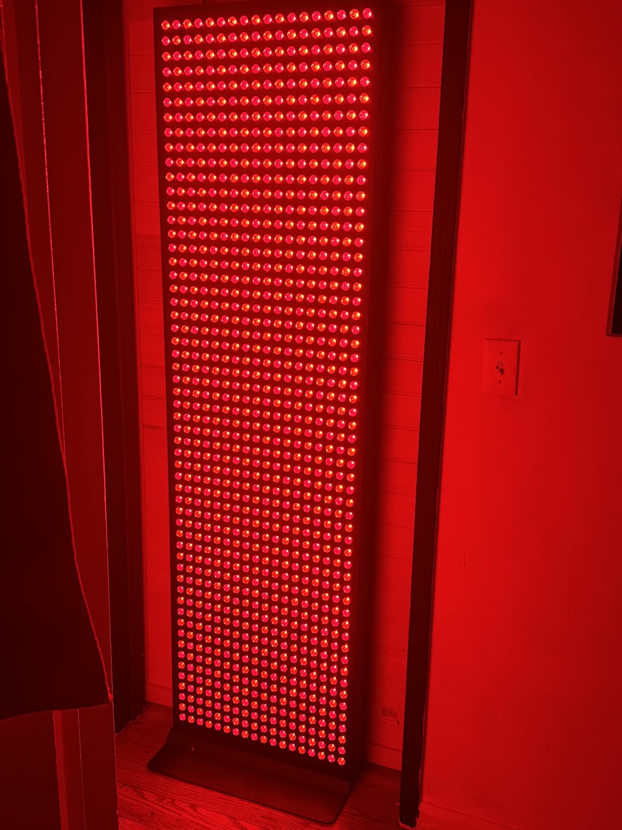 Red Light Therapy Device for Full Body, 630nm, 660nm, 810nm & 850nm, Near Infrared Dual-Chip Clinical Grade LED Panel for Smooth Skin, Weight & Pain Management and Overall Wellness (3000-Watt 600-LED) customer photo 1