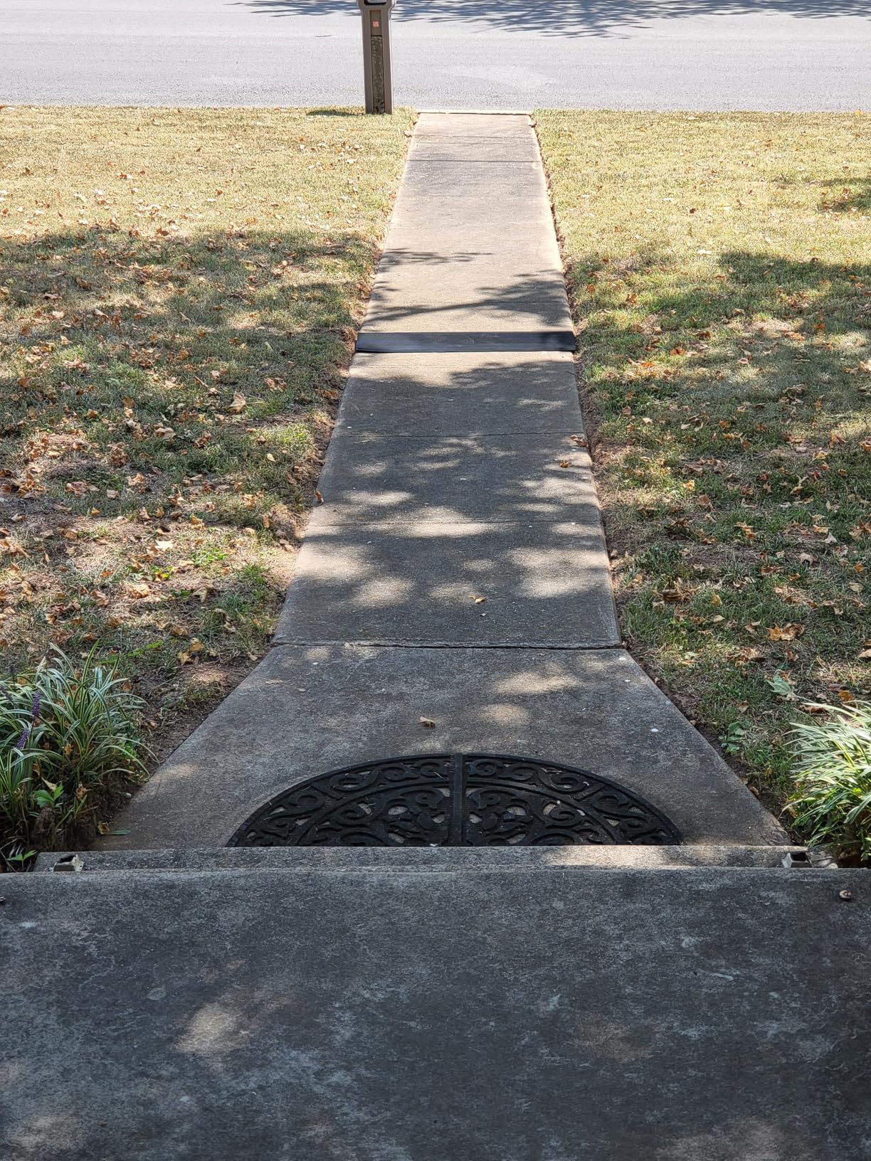 1.5'' Rise Threshold Ramp for Doorways, 2204 LBS Capacity Rubber Threshold Ramp, Non-Slip Driveway Curb Ramps Handicap Ramp for Wheelchair Scooter Stroller, Cuttable & Adjustable Size customer photo 2