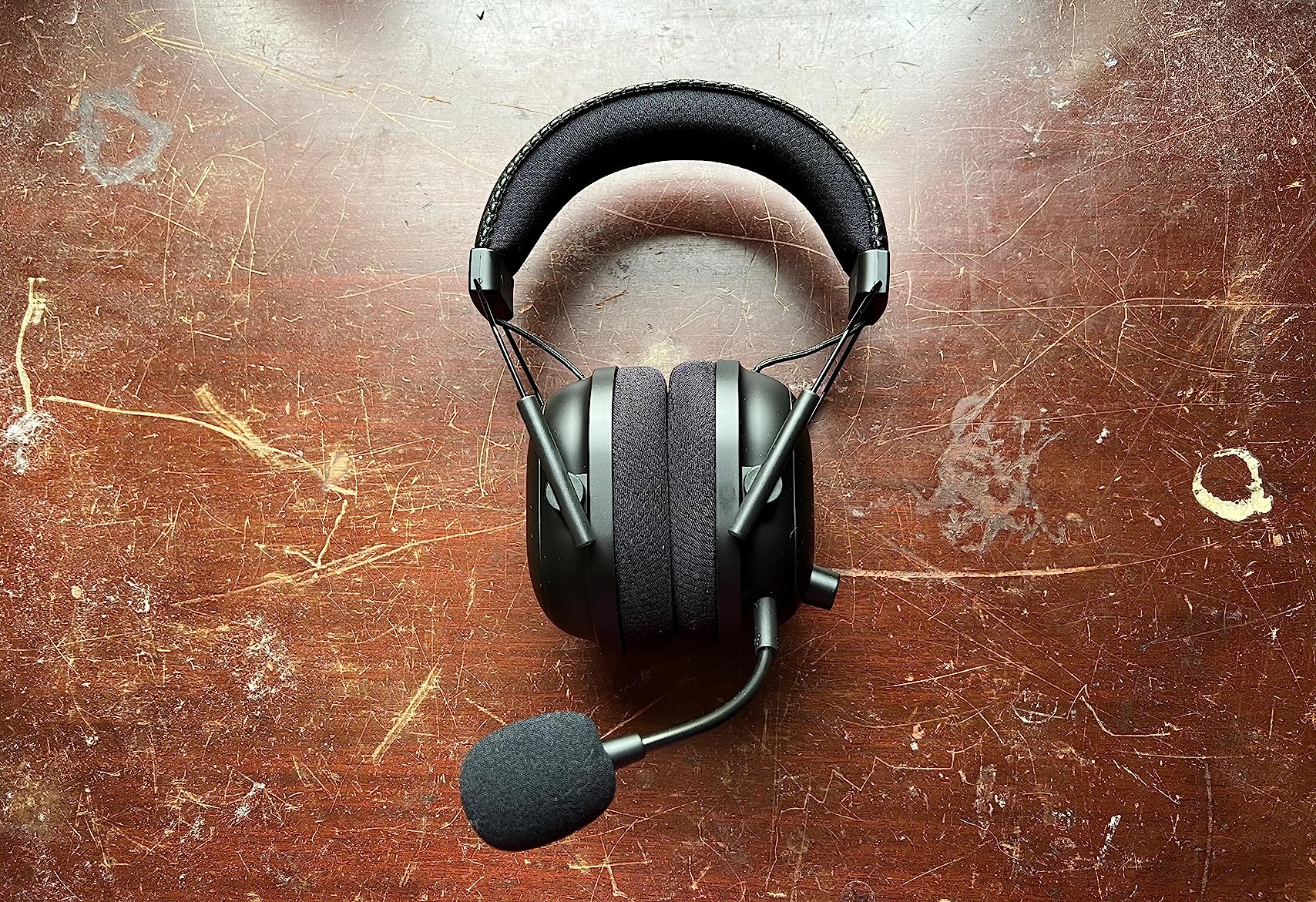 Razer BlackShark V2 Pro Wireless Gaming Headset: Super Wideband Mic - Pro Tuned FPS Profiles - 50mm Drivers - Plush Noise Isolating Earcups - 70 Hr Battery - Bluetooth - for PC, PS5, Switch 2 - Black customer photo 1