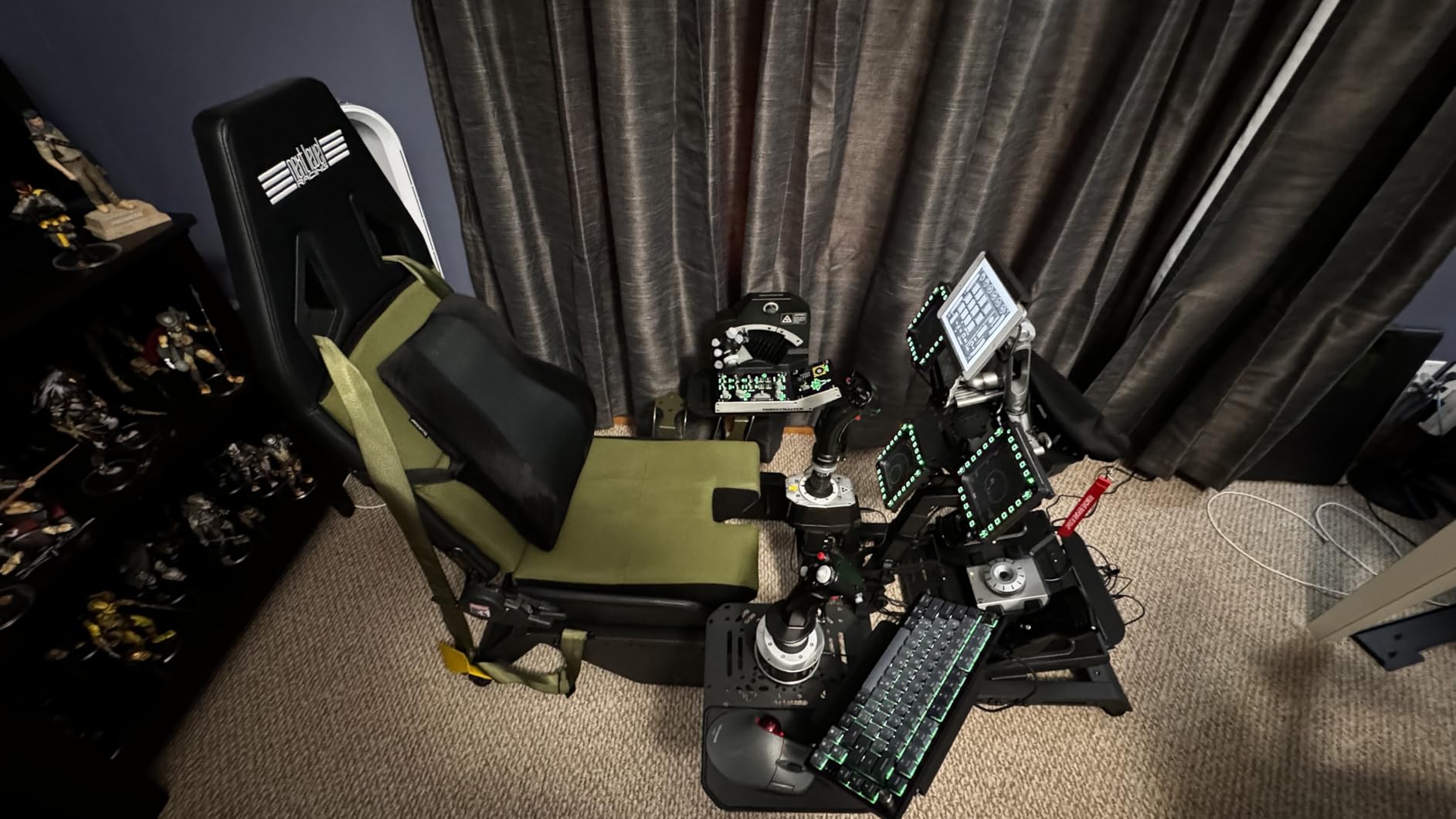 Thrustmaster Viper TQS Mission Pack: Metal Throttle Quadrant System, Throttle and Control Panel Included, 64 Action Buttons, 6 Axes, Licensed by the U.S. Air Force (Compatible with PC) customer photo 2