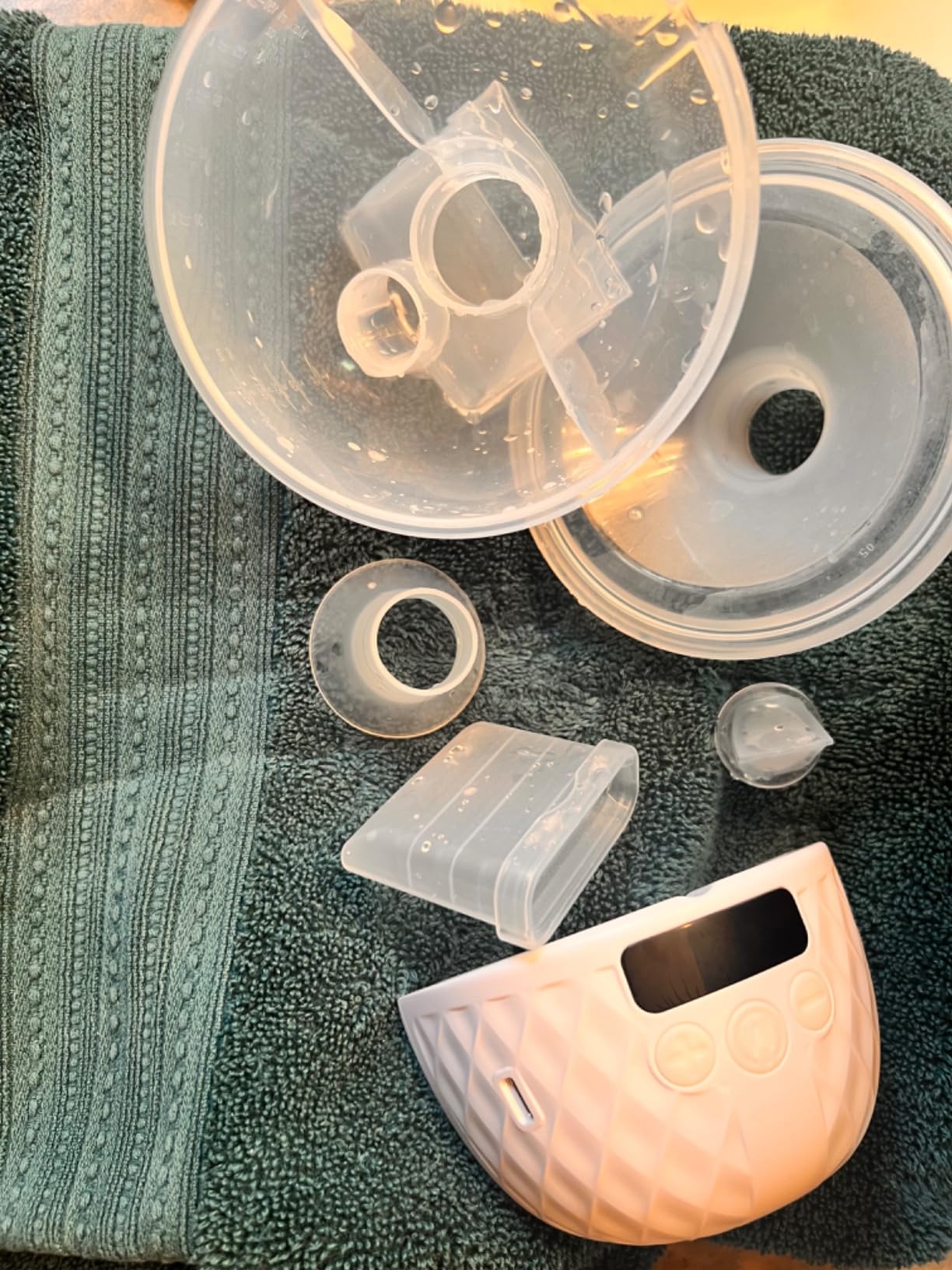 Paruu P10 Hands-Free Breast Pump - Wearable, 338mmHg Strong Suction, 4 Modes & 9 Levels, Smart Display customer photo 2