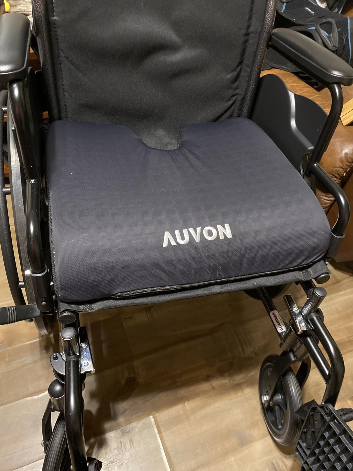 AUVON Gel Wheelchair Seat Cushion, Relieve Sciatica, Back, Coccyx, Pressure Sore and Ulcer Pain, Refreshing Ergonomic Chair Cushion with Waterproof Silk Fabric, Anti-Slip Cover customer photo 1