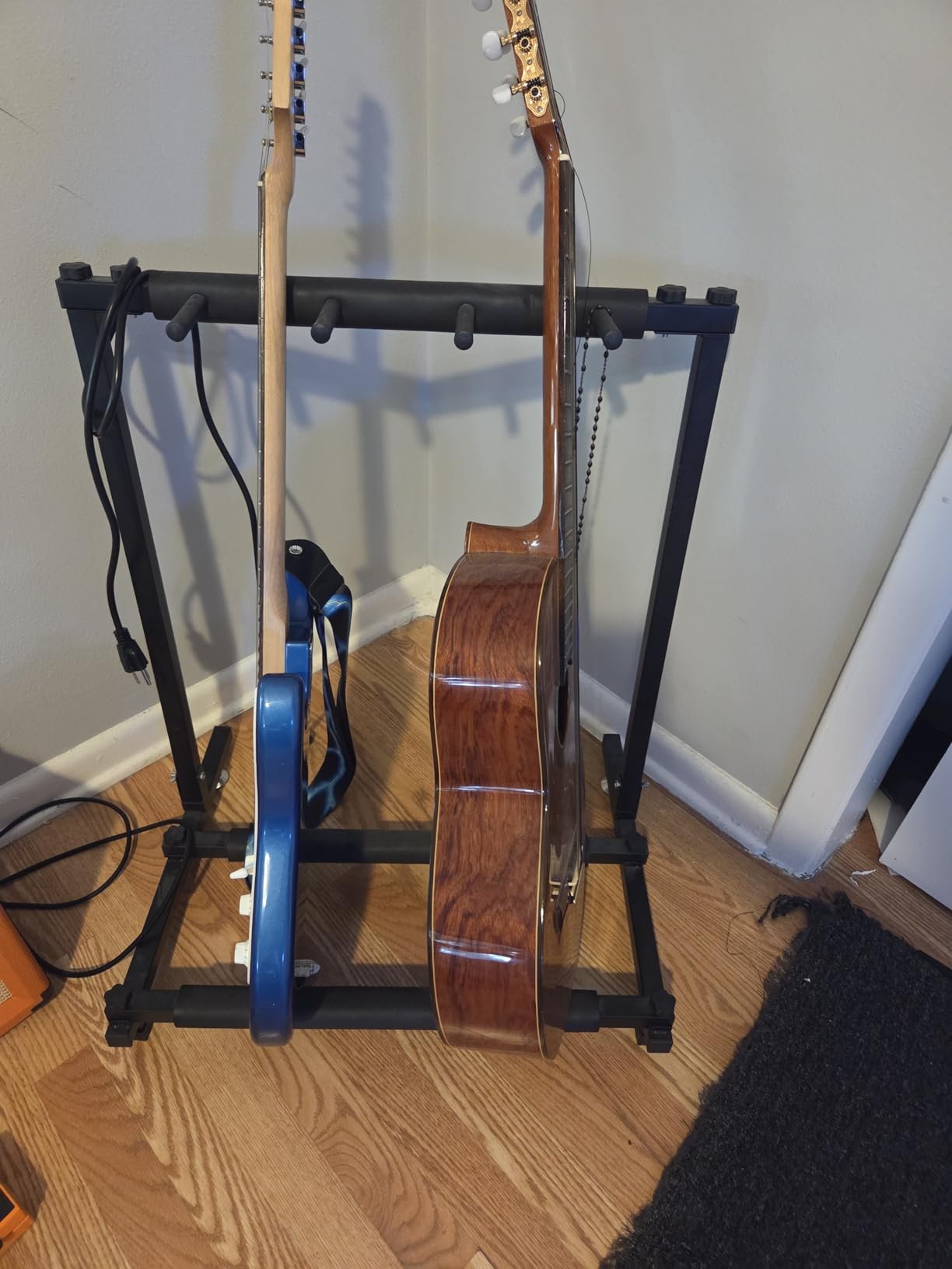 AODSK 5 Multi Guitar Stand Rack with Folding Design, Multiple Guitars Stand, Portable Black Guitar Holder, Black Guitar Display Holder for Guitar & Bass, Studio & Home (Square-5 Holder) customer photo 1