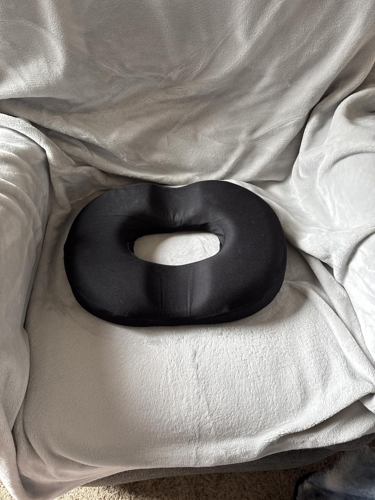 Donut Pillow Seat Cushion Chair Pad for Tailbone Pain Relief and Hemorrhoids, Memory Foam Seat Chair Cushion for Postpartum Pregnancy, Seat Cushions for Men and Women for Home & Office, (Black) customer photo 1