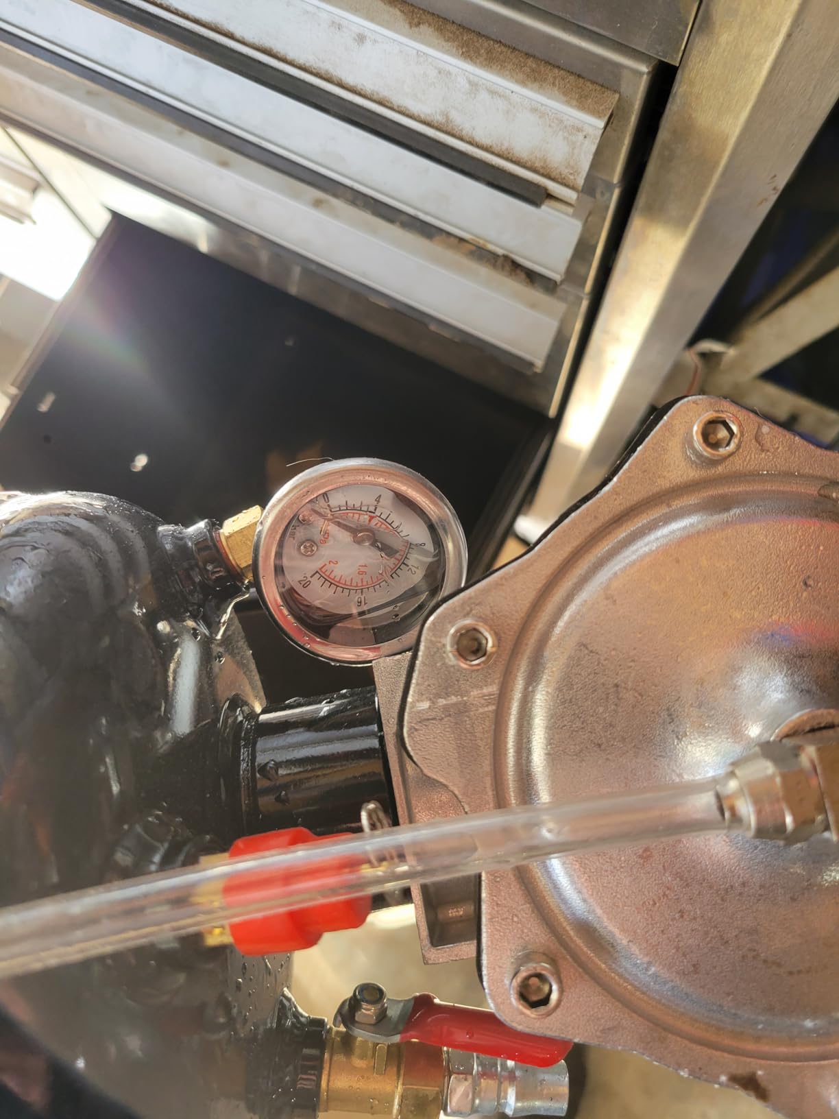 TUFFIOM 2.1 Gallon Air Tire Bead Blaster Seater w/Pressure Gauge & Handle, Wheel Trigger Seating Tool Inflator Tank for Motorcycle ATV Car, 87-116PSI Operating Pressure, Black customer photo 1