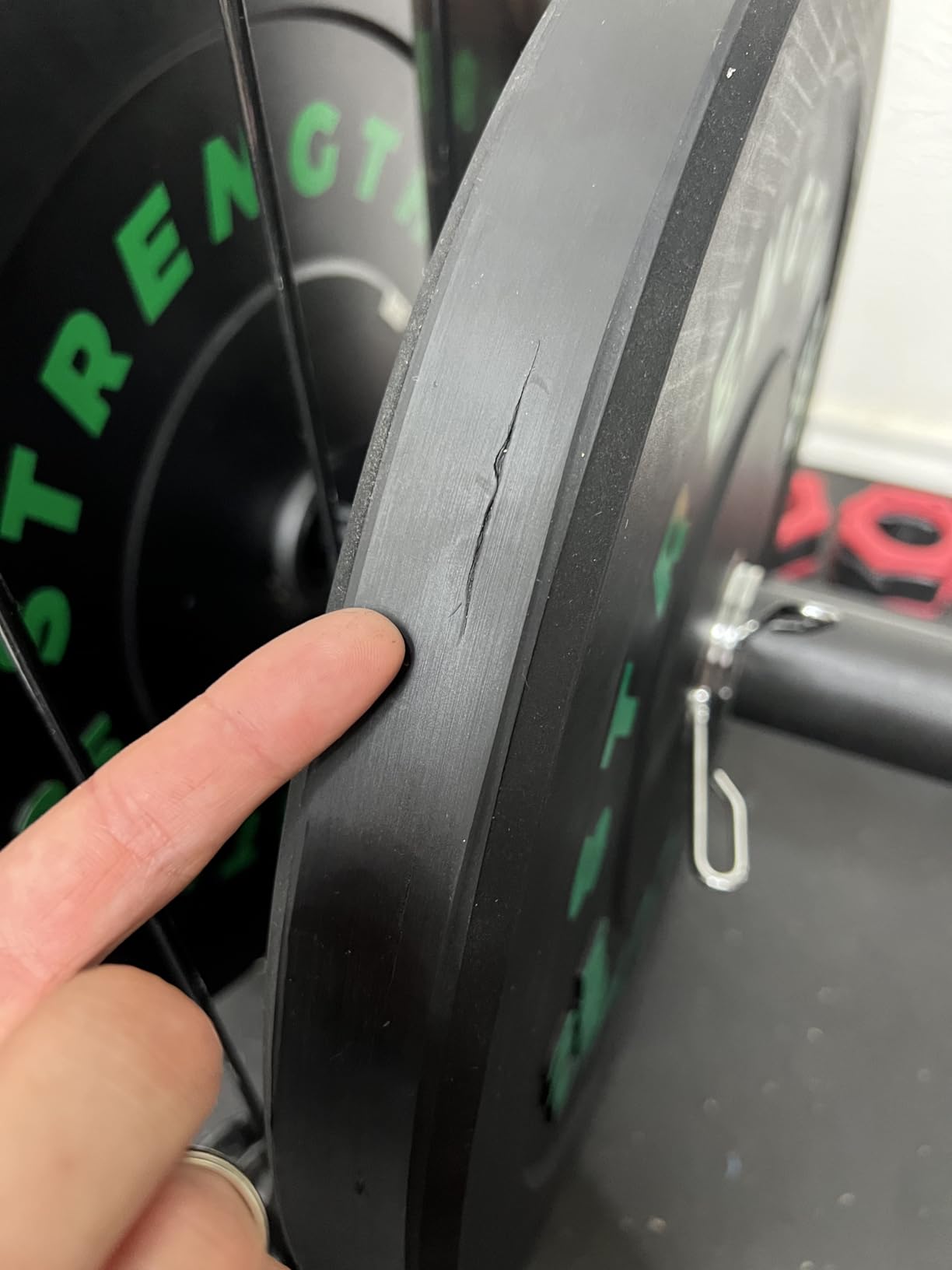 Rendpas 2-Inch Olympic Bumper Plates, 100% Virgin Rubber Low Bounce Barbell Weight for Home Gym Strength Training, 10lb-45lb Black with Color-Coded customer photo 2