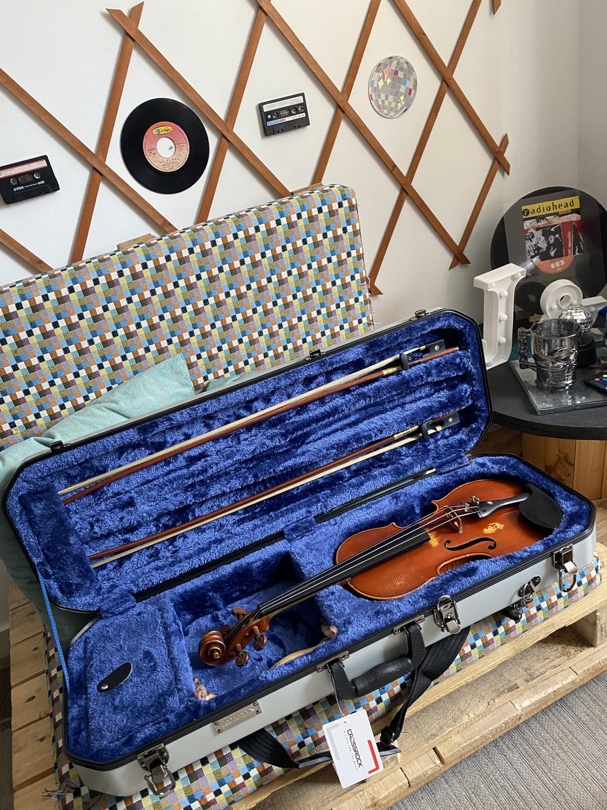 Crossrock ABS Oblong 4/4 Violin Case | Black Hardshell with Bow Holders, Interior Compartment, Backpack Straps & Lock - Lightweight Student-Friendly Design customer photo 2