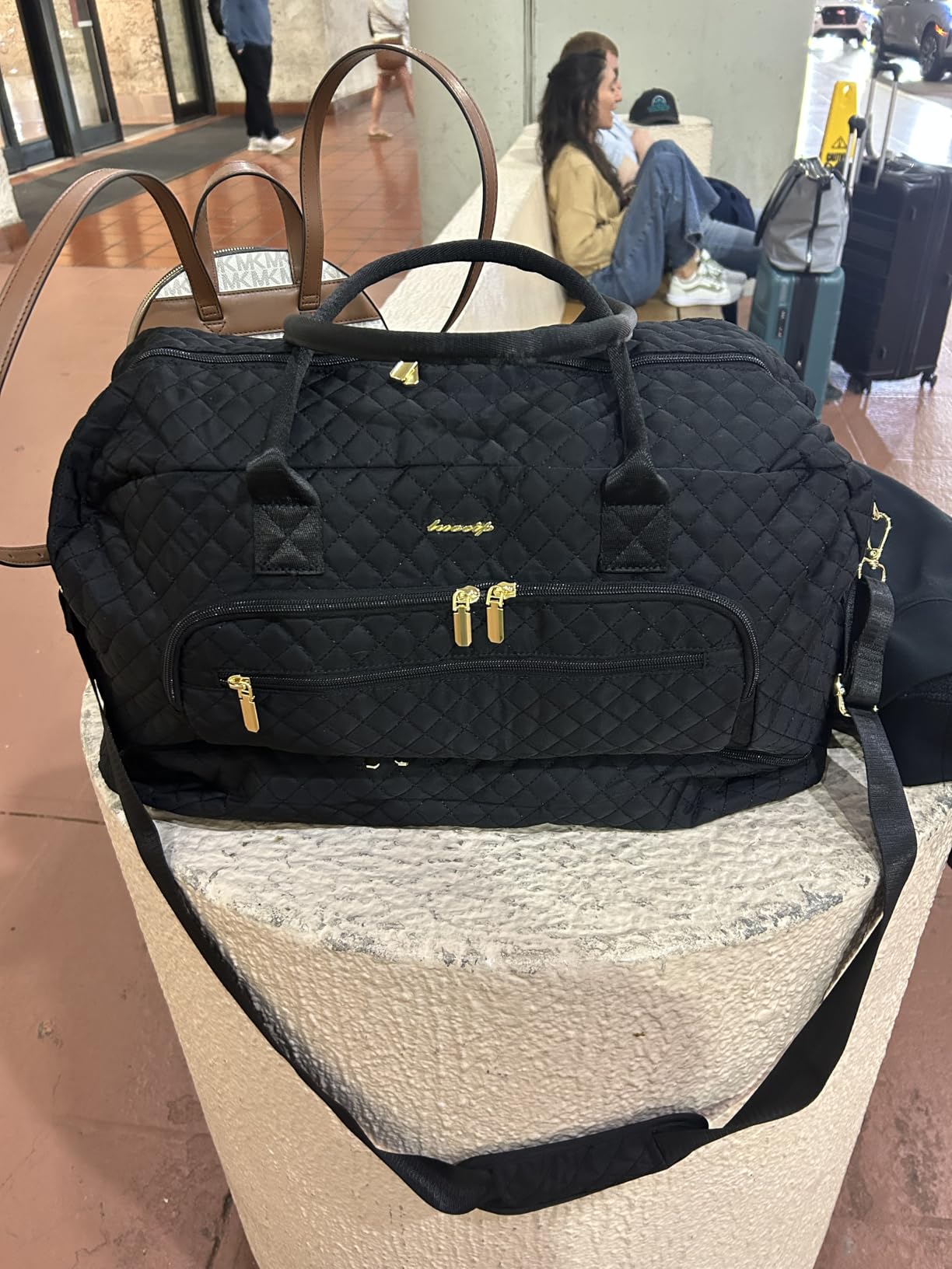 Large Women Travel Duffle Bag, Carry on Bag with Wet Toiletry Pocket for Overnight, Weekend, Yoga, Gym, Business Trips, Sport and Hospital, Black customer photo 2