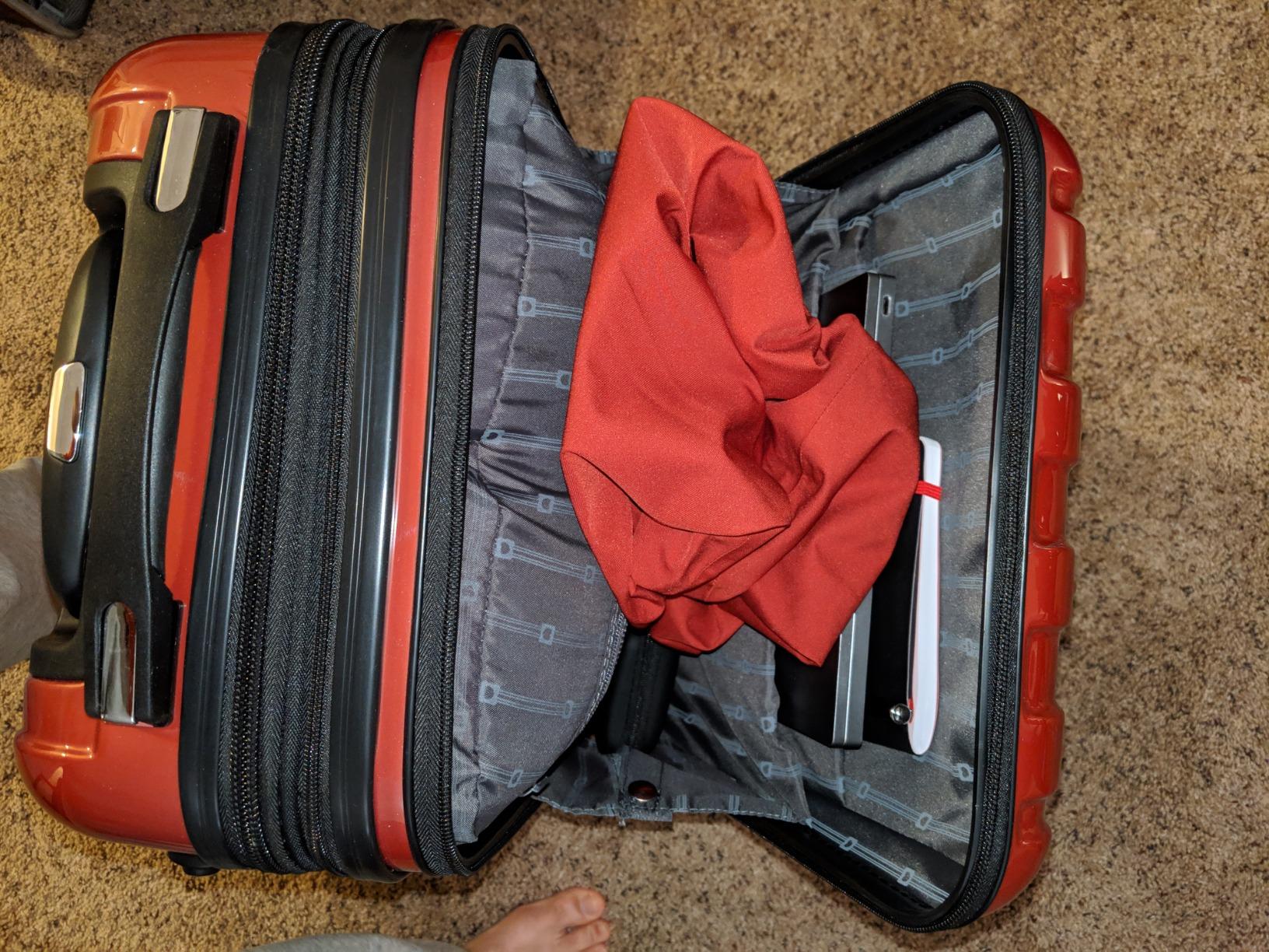 Helium Aero Hardside Expandable Luggage with Spinner Wheels, Latte, Checked-Large 28 Inch customer photo 1