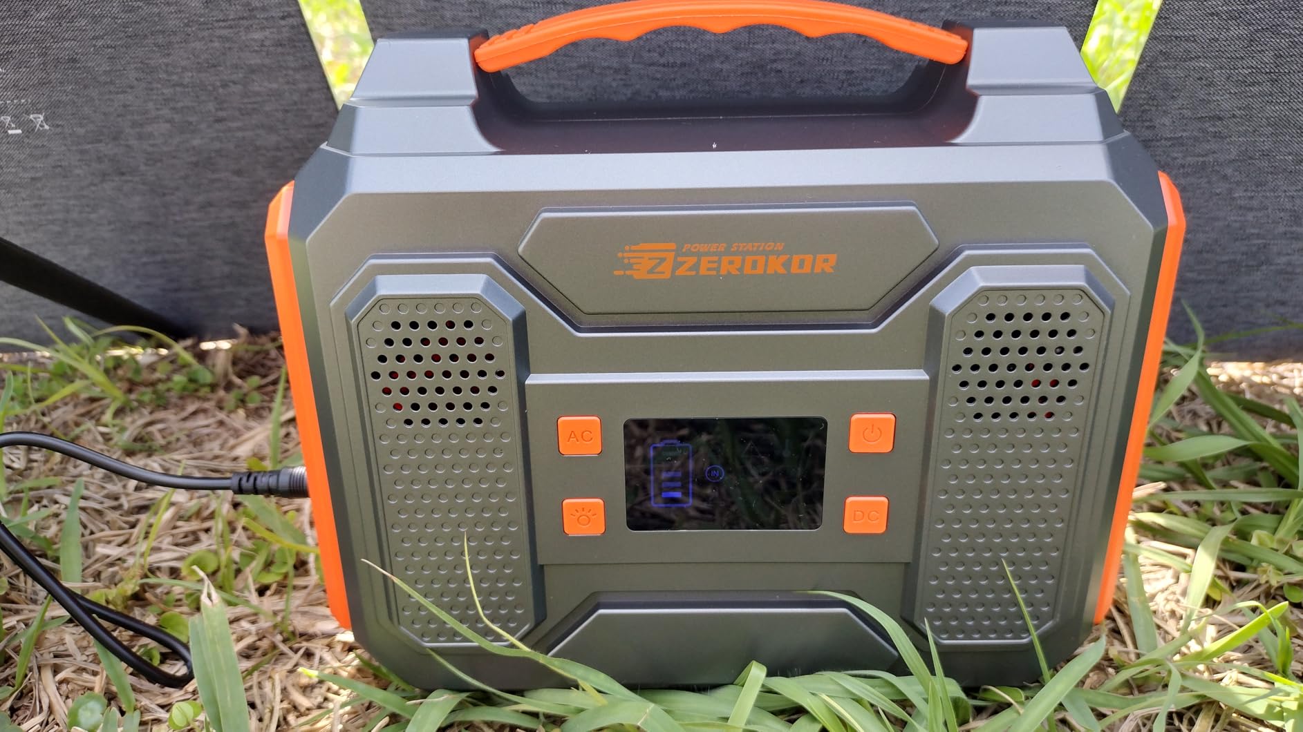 Portable Solar Generator, 300W Portable Power Station with Foldable 60W Solar Panel,110V Pure Sine Wave 280Wh Battery Power Pack with USB DC AC Outlet for Camping Smart Devices RV Van Outdoor-Orange customer photo 2