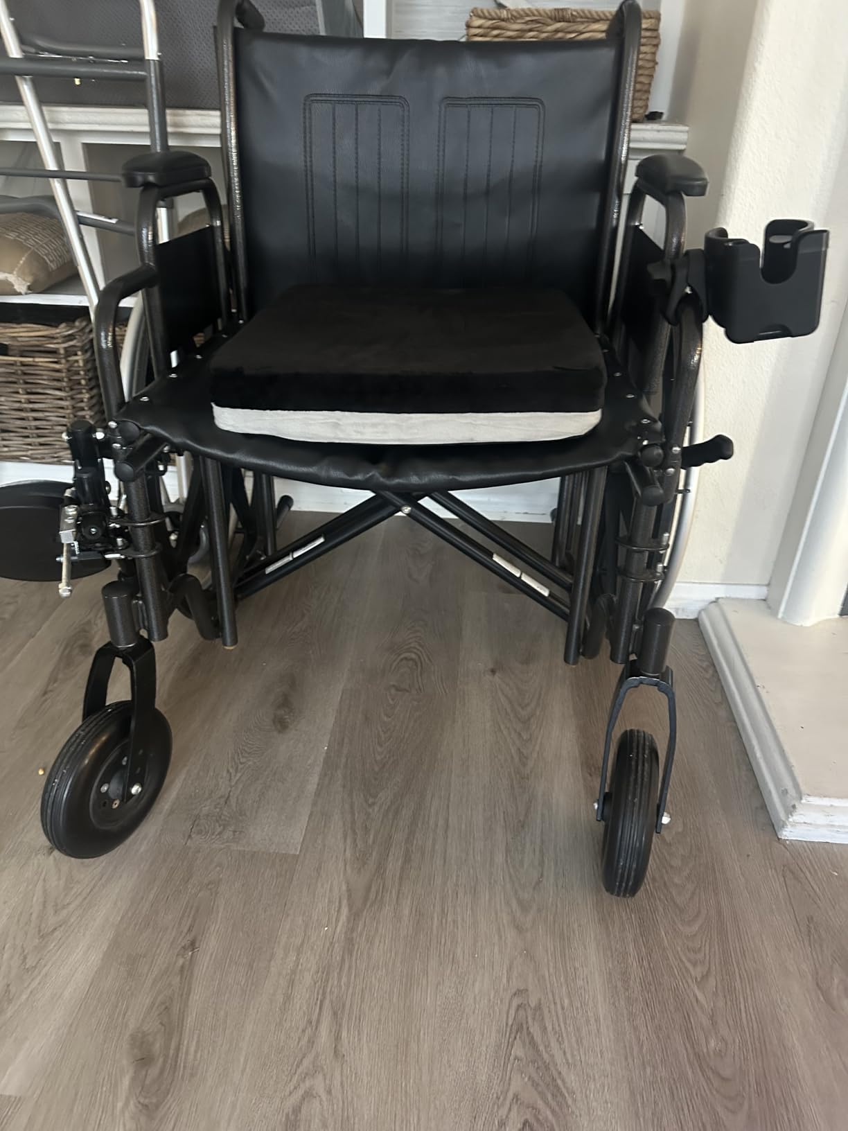 AUVON Ventilation Seat Cushion with Innovation Heat Dissipation Design, Anti-bedsore Wheelchair Cushion with Supportive Memory Foam, Waterproof & Anti-slip Cover, Improve Lower Back & Tailbone Comfort customer photo 1