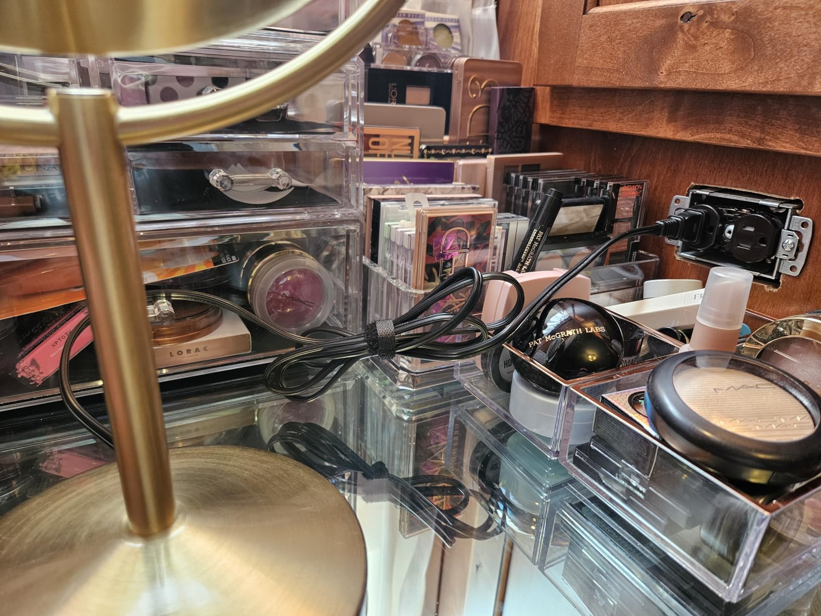 Conair Lighted Makeup Mirror, Double-Sided Vanity Mirror with 1X/10X Magnification, 3 Color Modes and 360 Rotation, Satin Nickel, BE401X2 customer photo 1