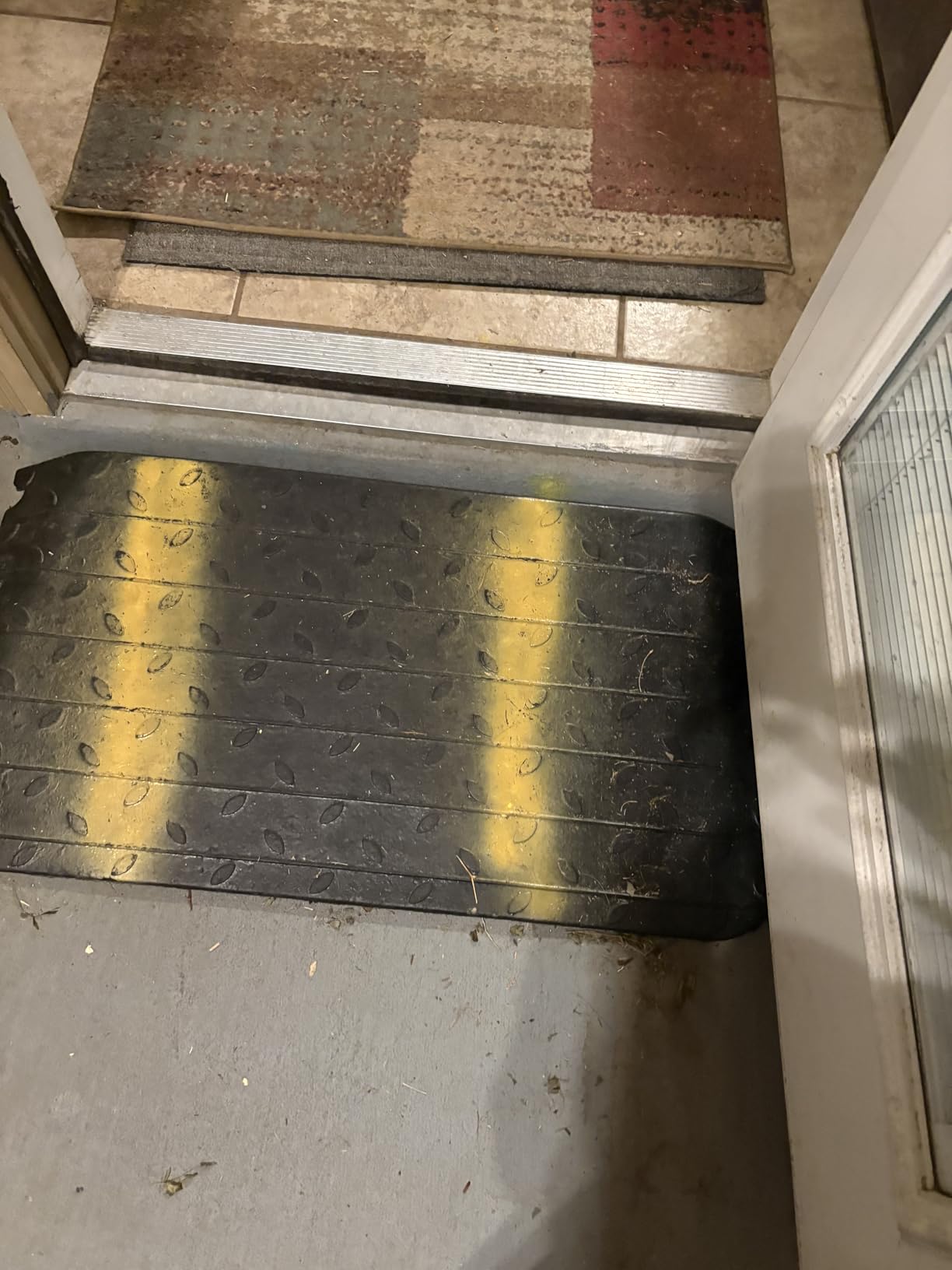 BESEA 3 Inch Rise Threshold Ramp Anti-Slip Wheelchair Ramp Rubber Curb Ramp for Home Doorways 3 Feet Long 5500lbs Load Capacity(Anti-Slip Design) customer photo 2