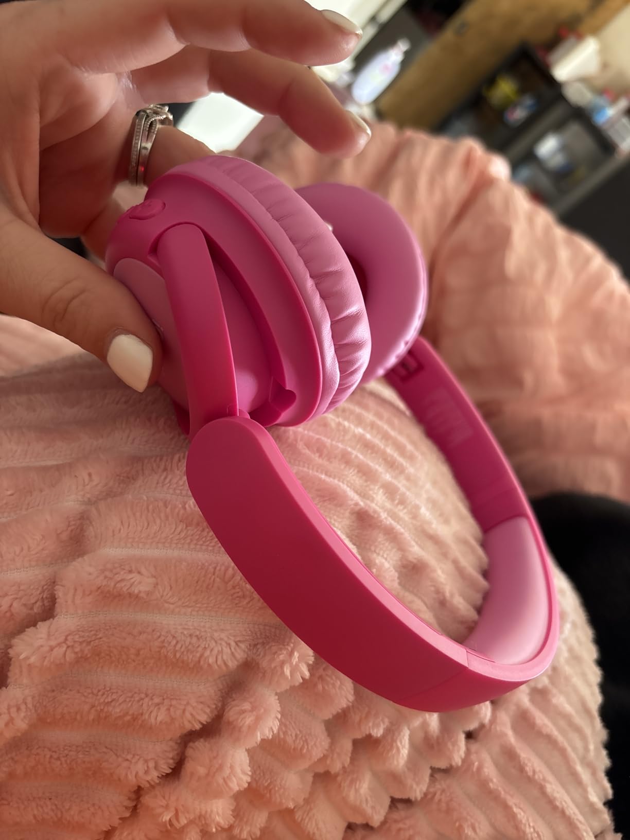 iClever BTH22 Kids Bluetooth Headphones, 60H Play Time, USB C Fast Charging, Bluetooth 5.4, AUX Cord, Safe Volume 74/85 dBA, Toddler Headphones for iPad/Tablet/Travel/School customer photo 2