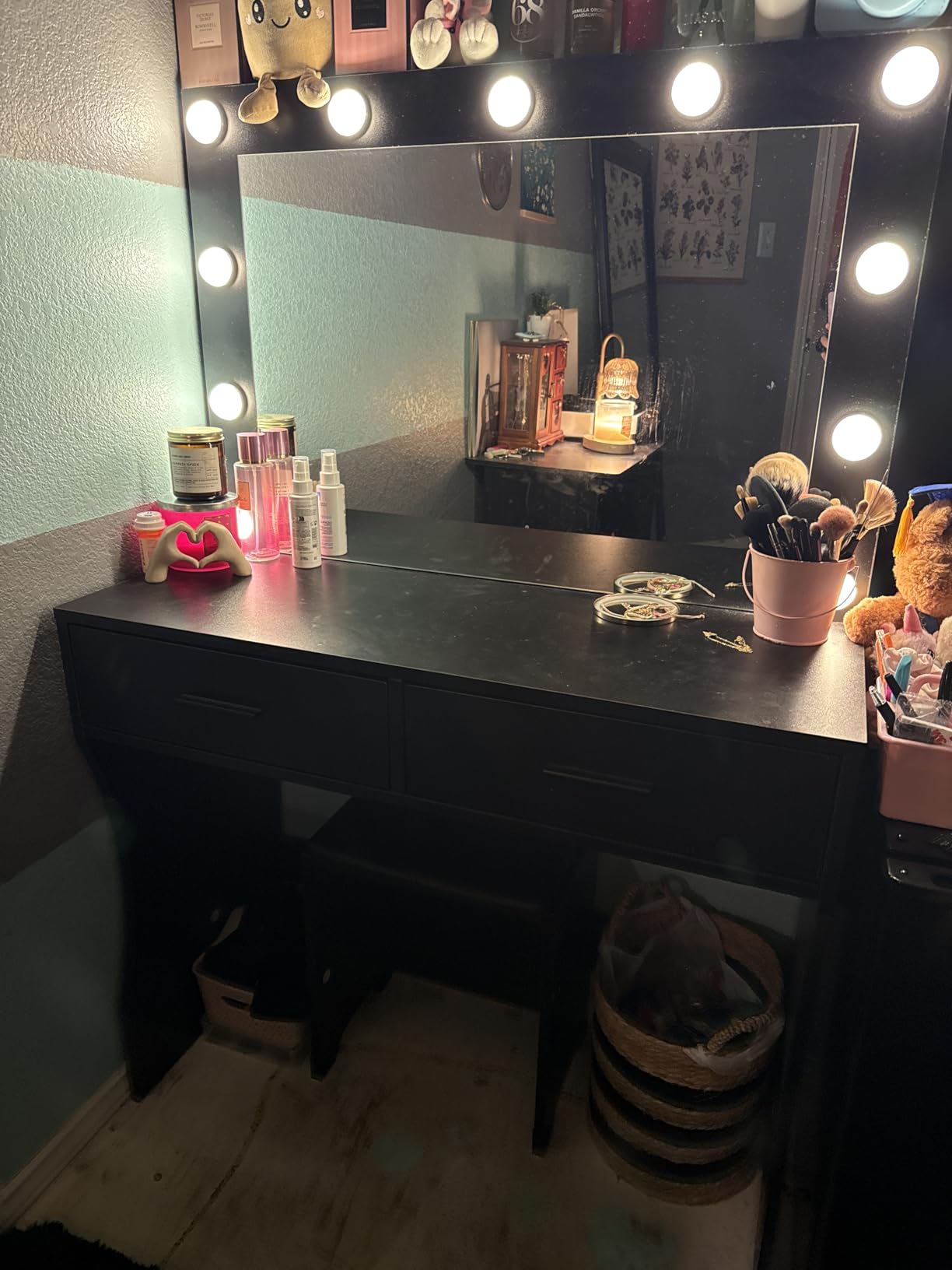Furmax Vanity Desk Set with Large Lighted Mirror, 35.4 Inch Makeup Vanity Table with 2 Drawers, Cushioned Storage Stool, 3 Lighting Modes Brightness Adjustable, Dressing Table for Bedroom (White) customer photo 1