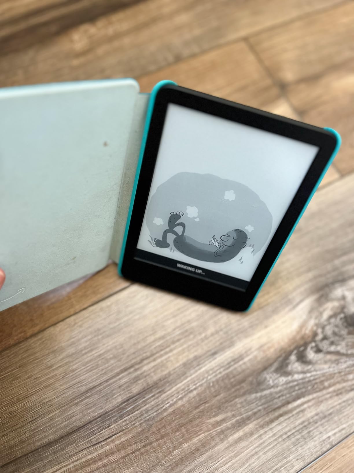 Kindle Kids 16GB (2024) - Includes ad-free books and cover, with glare-free display, faster page turns - Ocean Explorer customer photo 1