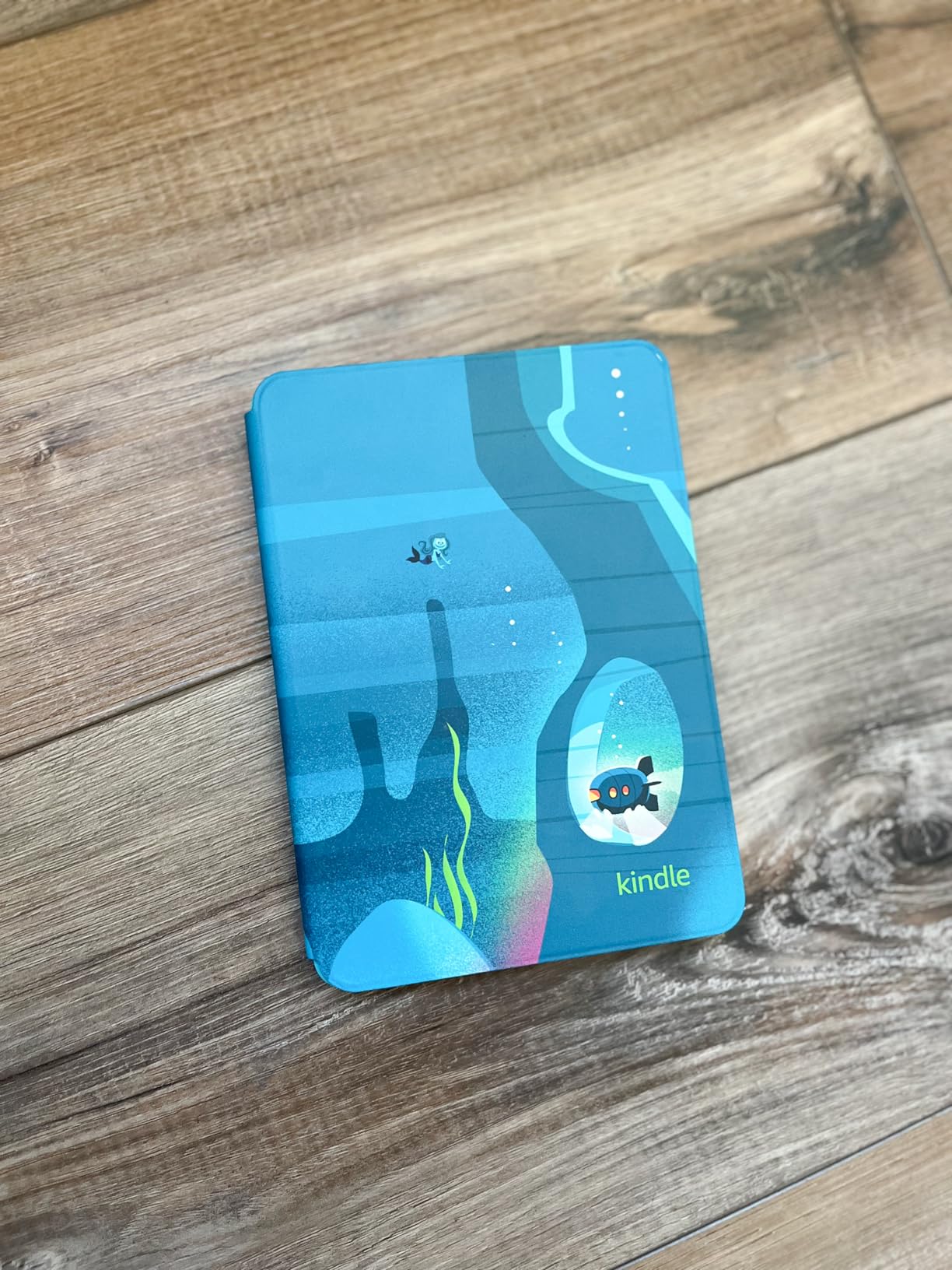 Kindle Kids 16GB (2024) - Includes ad-free books and cover, with glare-free display, faster page turns - Ocean Explorer customer photo 2