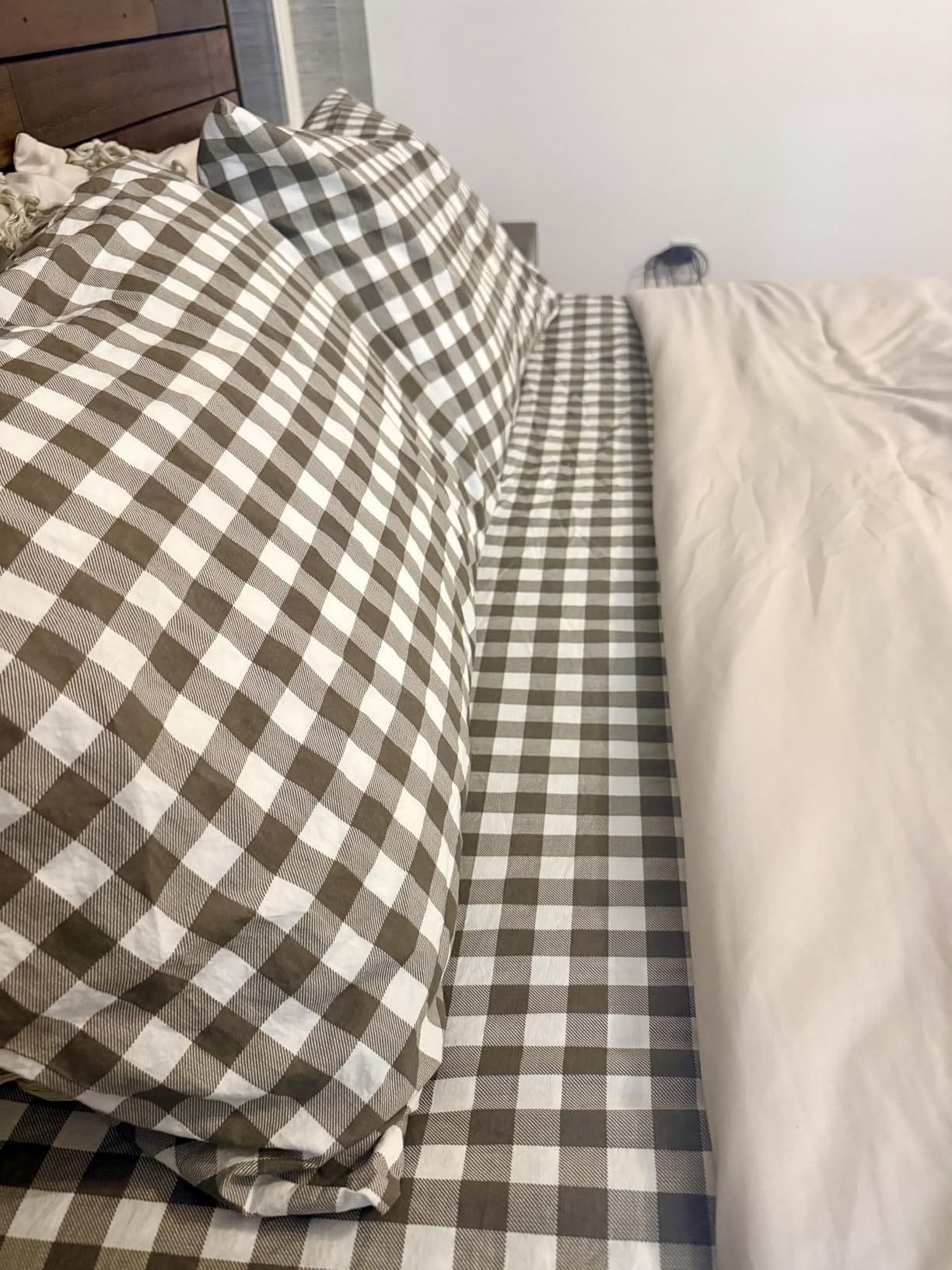 Eddie Bauer - Queen Sheets, Cotton Percale Bedding Set, Crisp & Cool Home Decor (Essential Stripe White, Queen) customer photo 2