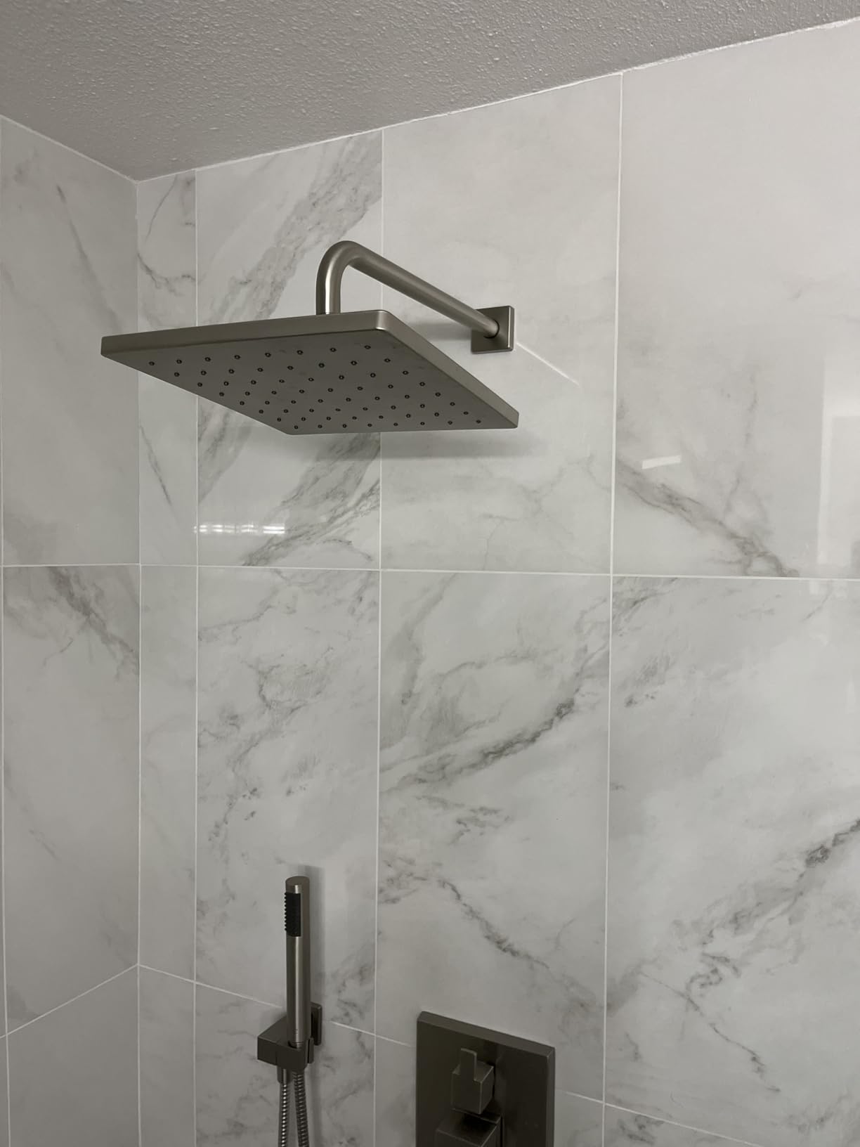 Delta Modern 14 Series Square Rain Shower System Faucet Set, Rainfall Brushed Gold Shower Head and Handle Set, Valve Trim Kit, 10 Inch, Champagne Bronze 342701-CZ customer photo 2