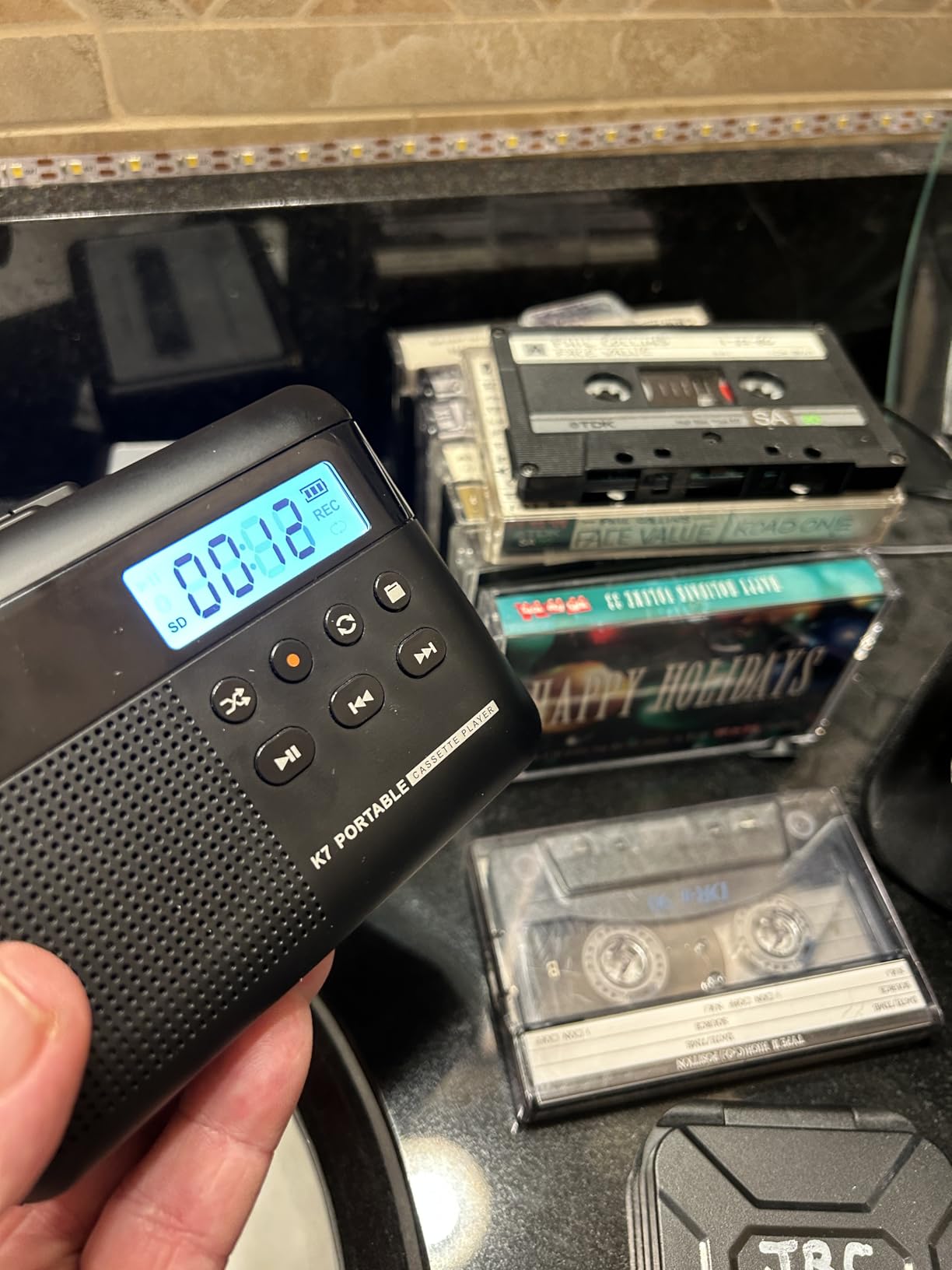 KLIM K7 Cassette Tape Player + Cassette to MP3 Converter + Portable Cassette Player + Walkman Cassette Player + Built-in Microphone & Speaker + Rechargeable Battery + Earphones + 16GB SD Card customer photo 1