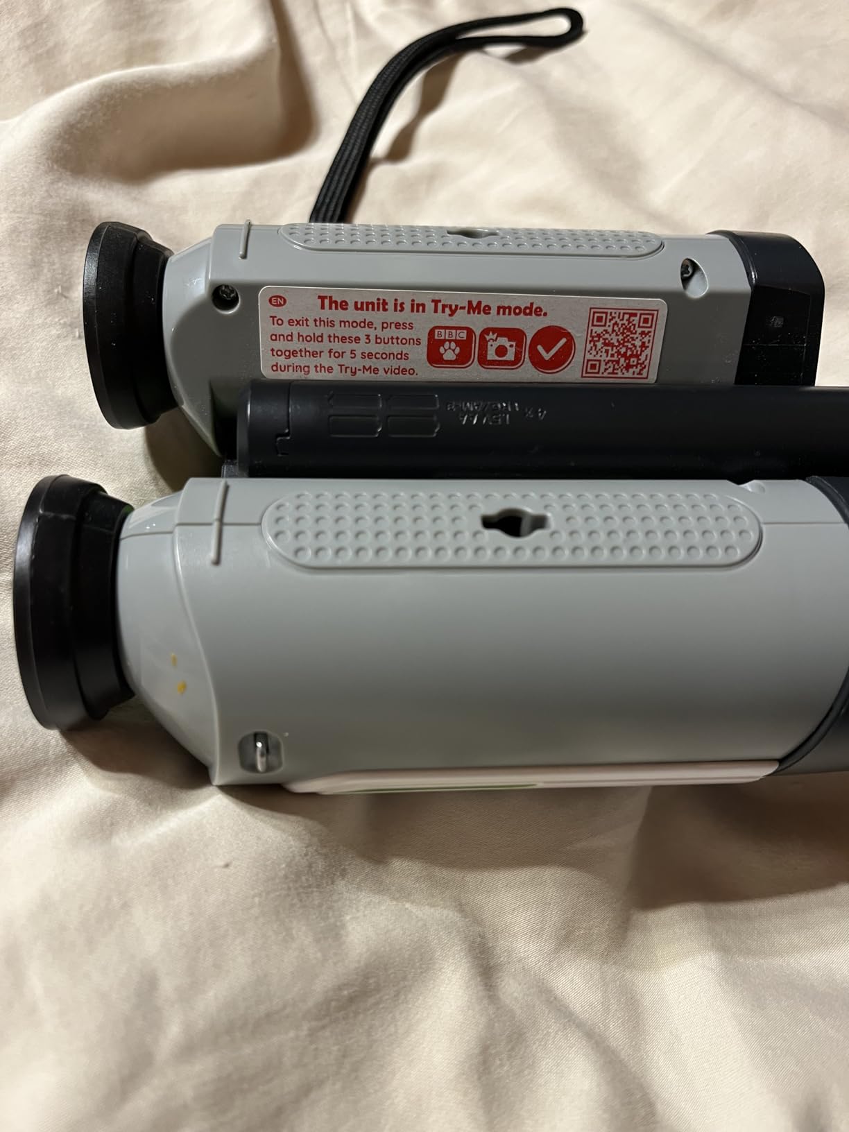 LeapFrog Magic Adventures Binoculars with Screen Capture, Night Vision for Kids Ages 4 and up, White customer photo 2