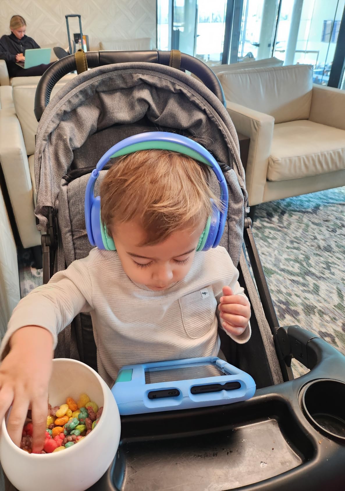 Kids Bluetooth Headphones, Lightweight Wireless Headphones for Kids, 85/94dB Volume Limited, 60 Hours Playtime, Bluetooth 5.3, Over-Ear Toddler Headsets with Built-in Mic-Purple customer photo 1